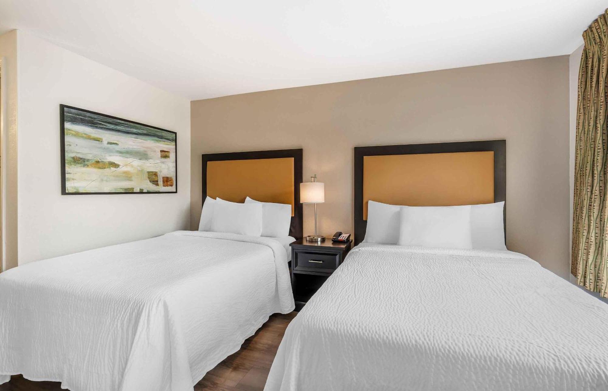 One Bedroom Suite with 2 Double Beds - Non-Smoking