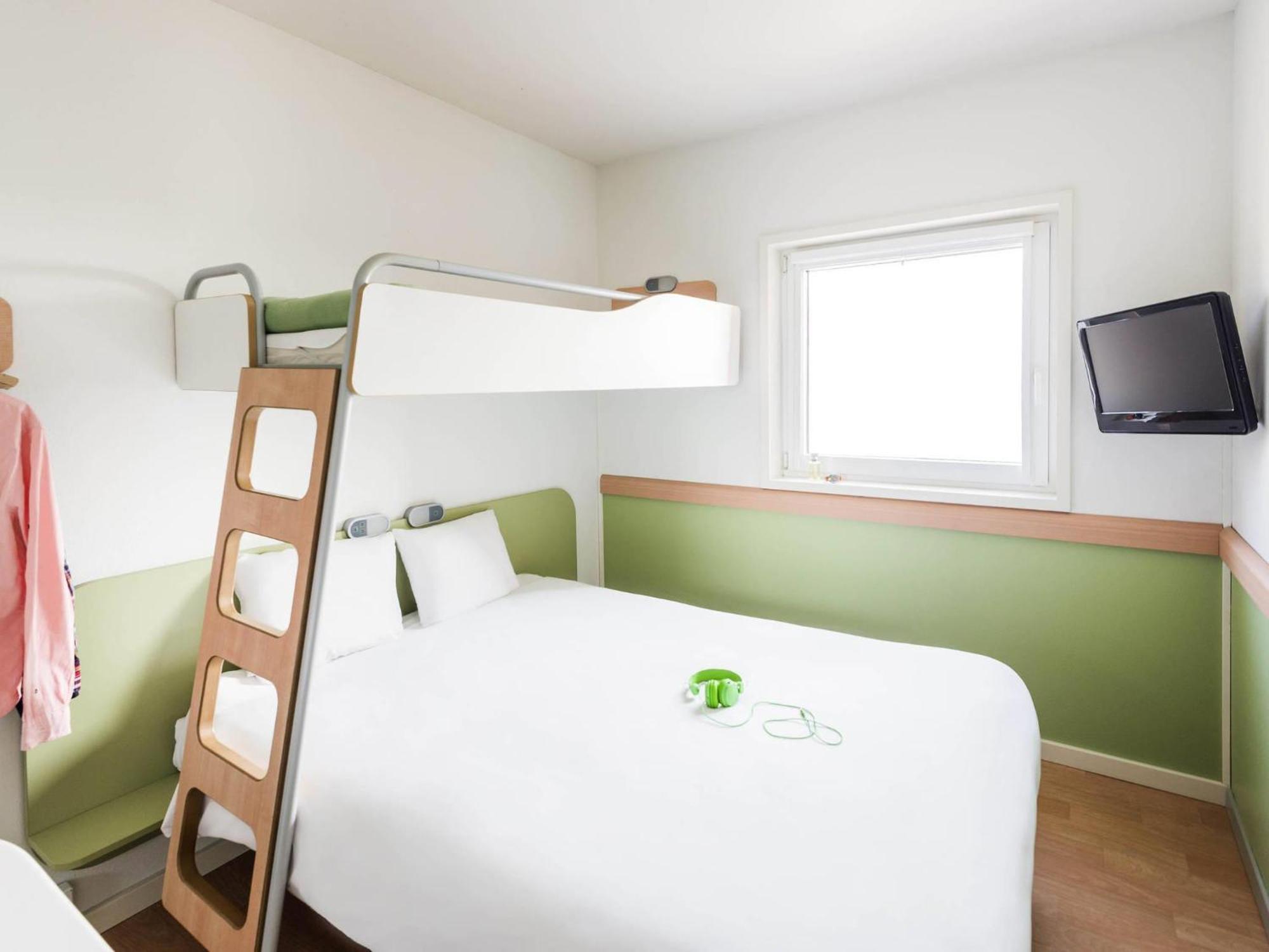 Triple Room One Double Bed One Bunk Bed