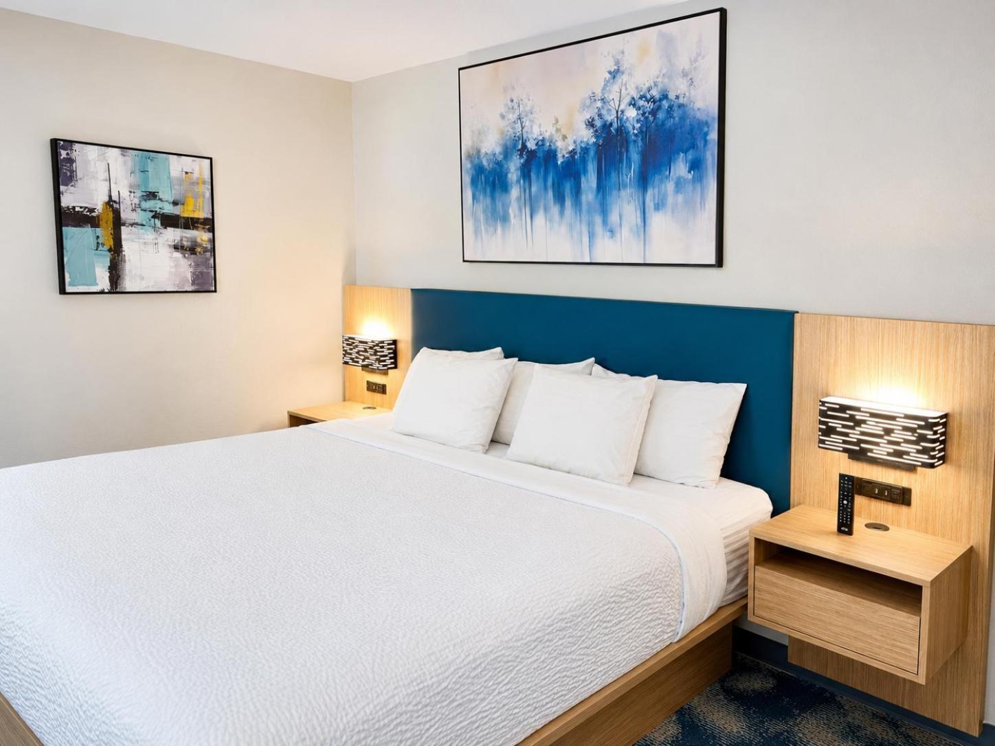 Deluxe King Room