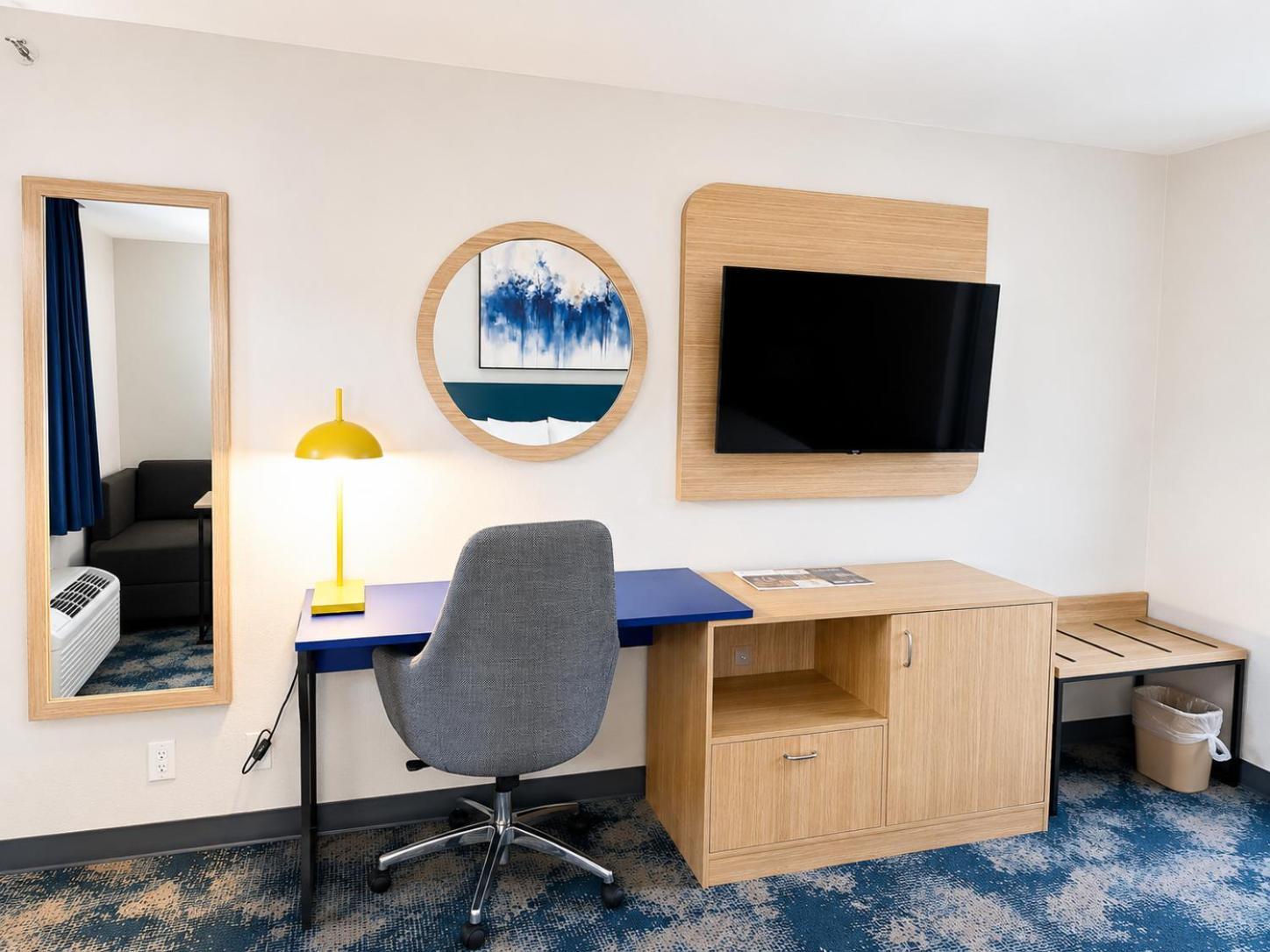 Deluxe King Room