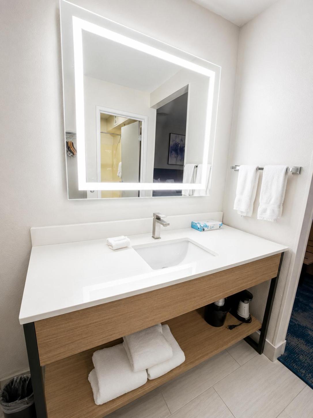 Double Room Two Double Beds Non-Smoking