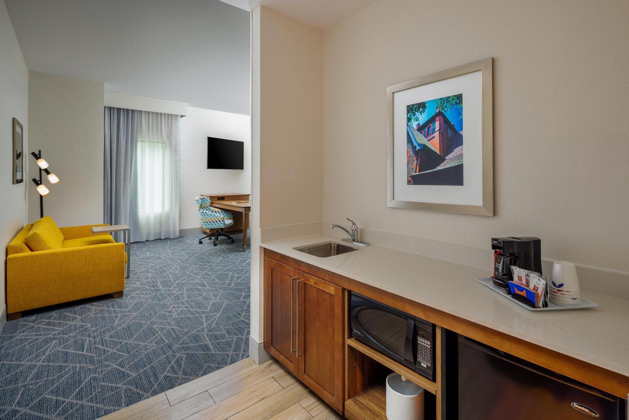Queen Studio Suite with Two Queen Beds - Non-Smoking