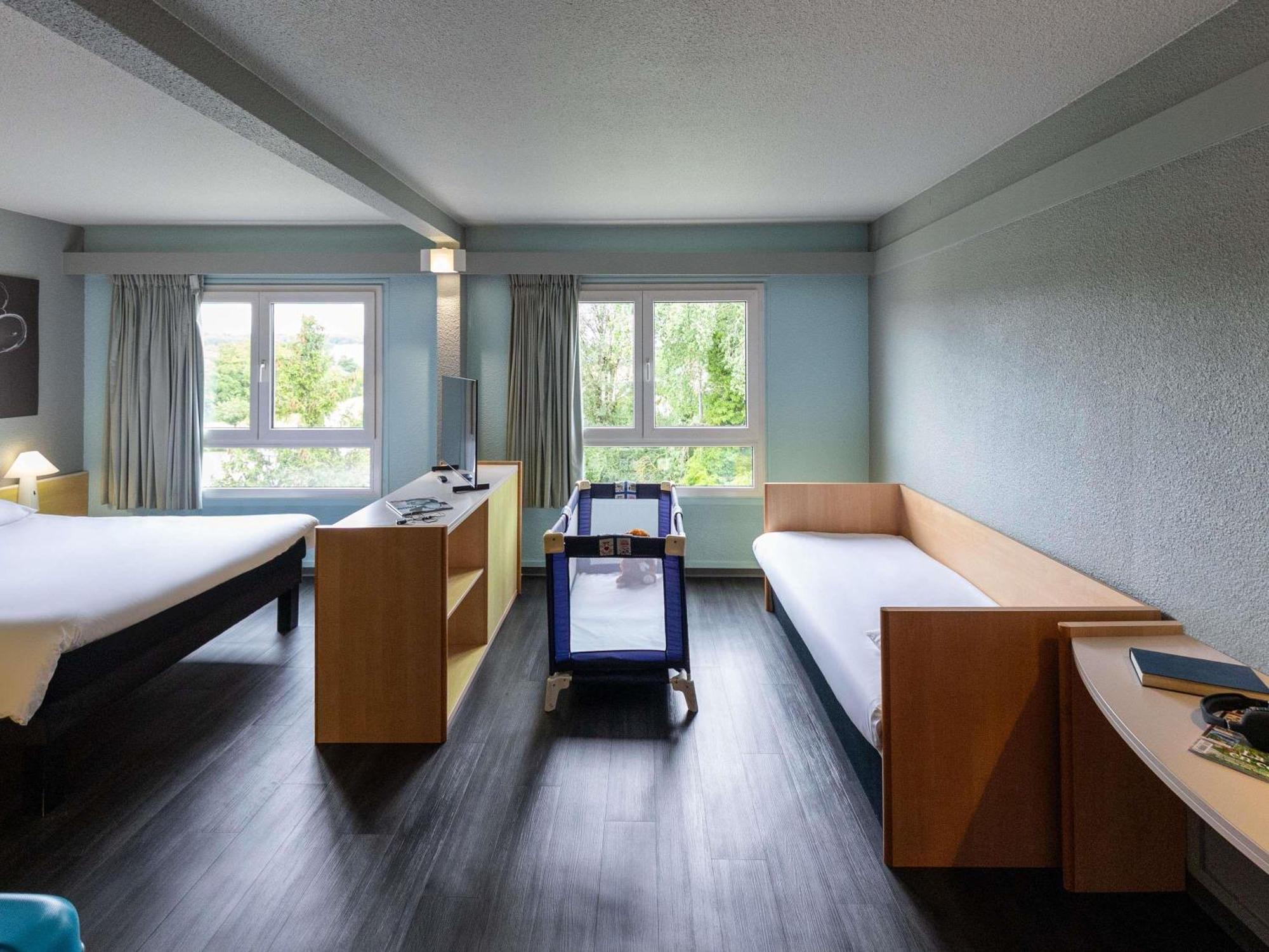 Standard Room Double Bed Twin Beds