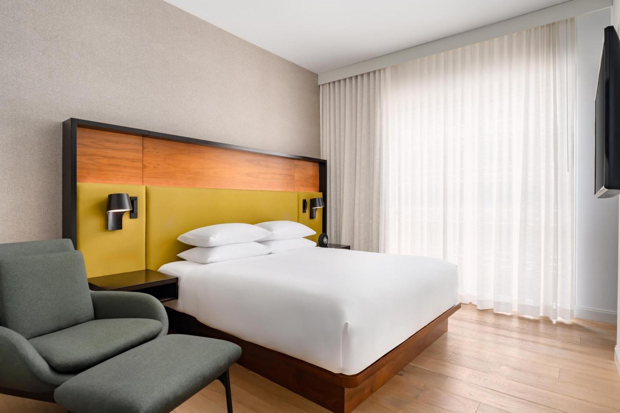 One-Bedroom King Suite