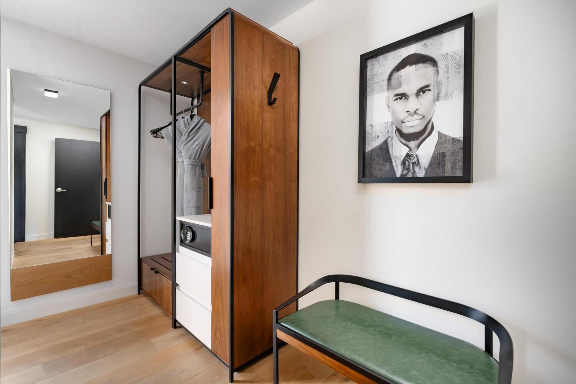 One-Bedroom King Suite