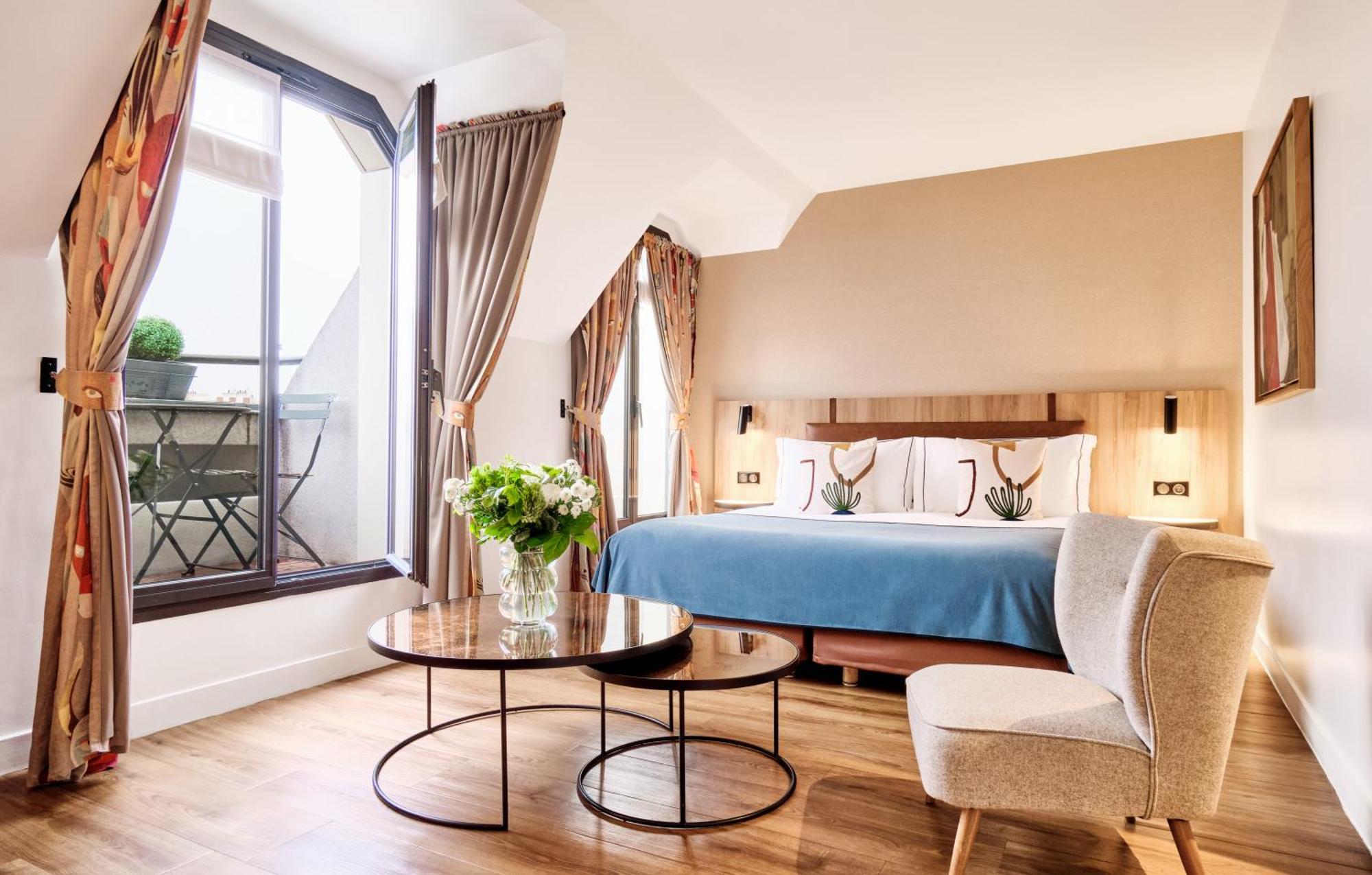Junior Suite Eiffel Tower View
