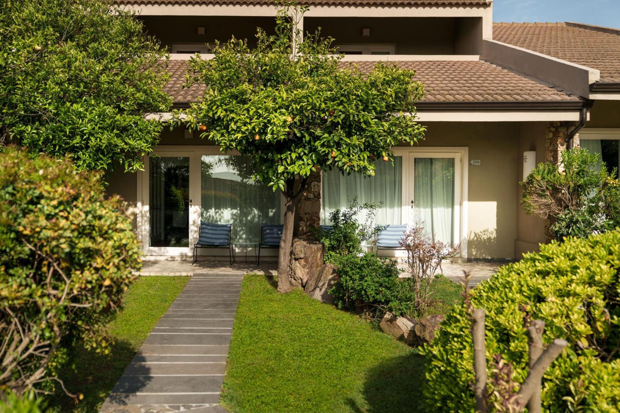Double or Twin Room Garden View