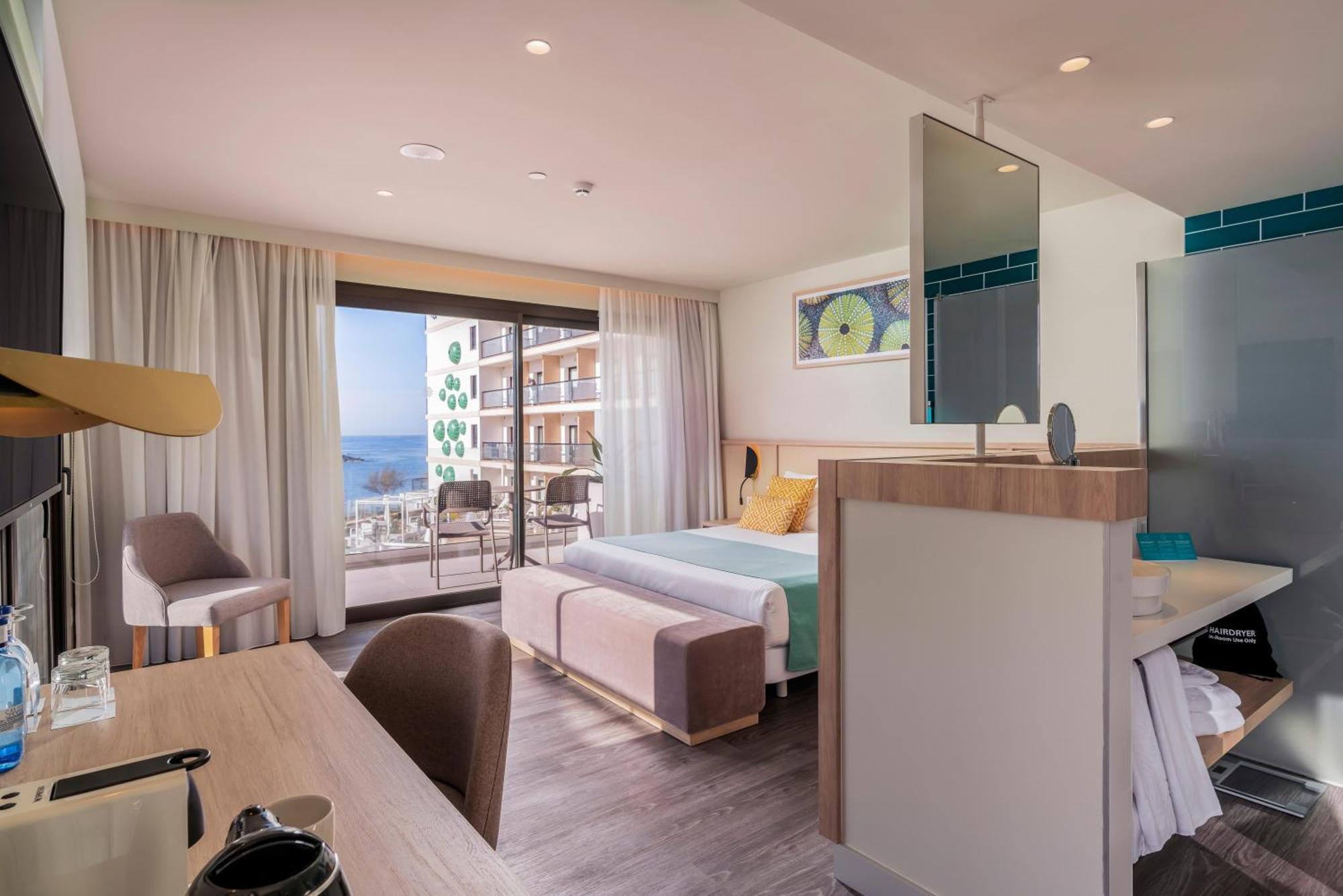 Double Room with Frontal Sea View - My Favorite Club