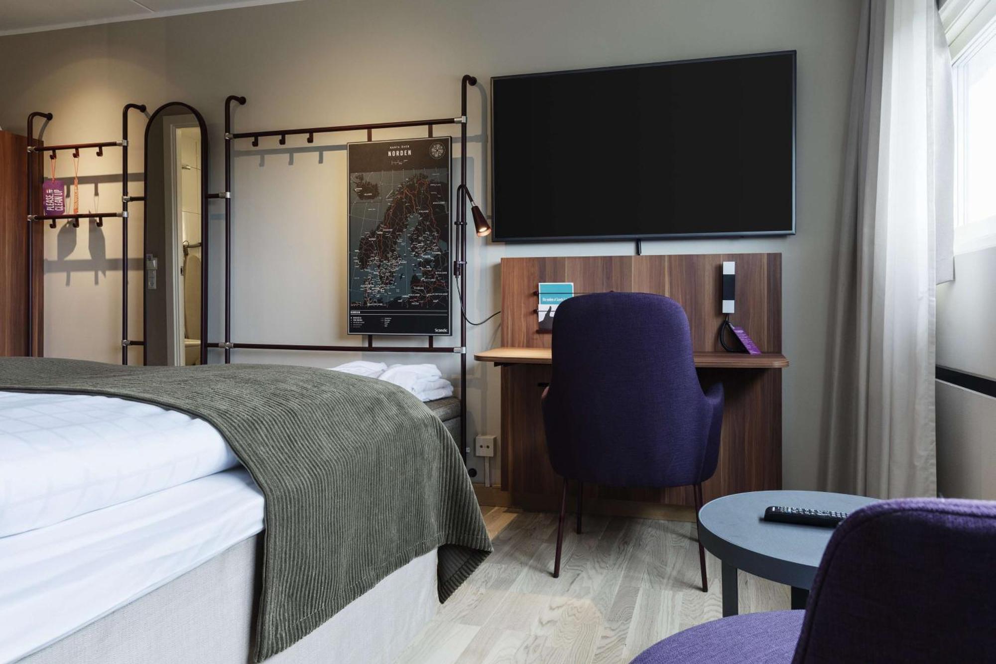 Standard Queen Room