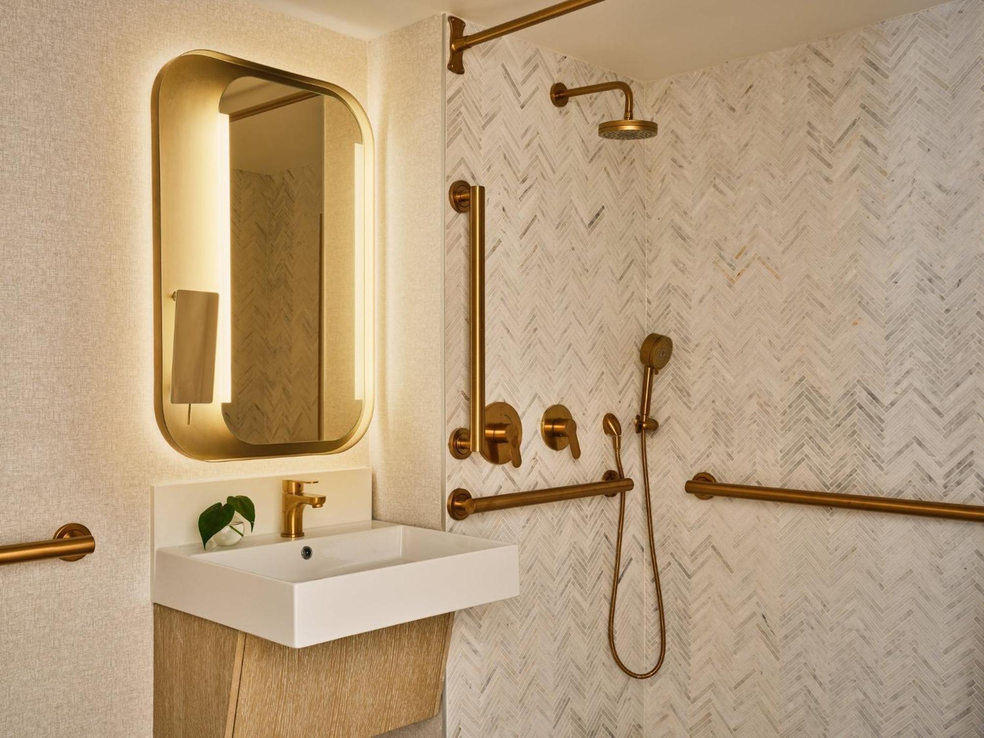 Queen Room Roll Shower Mobility Accessible
