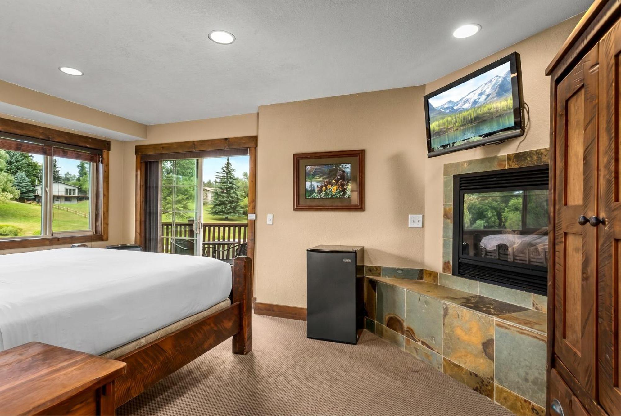 Deluxe King Room
