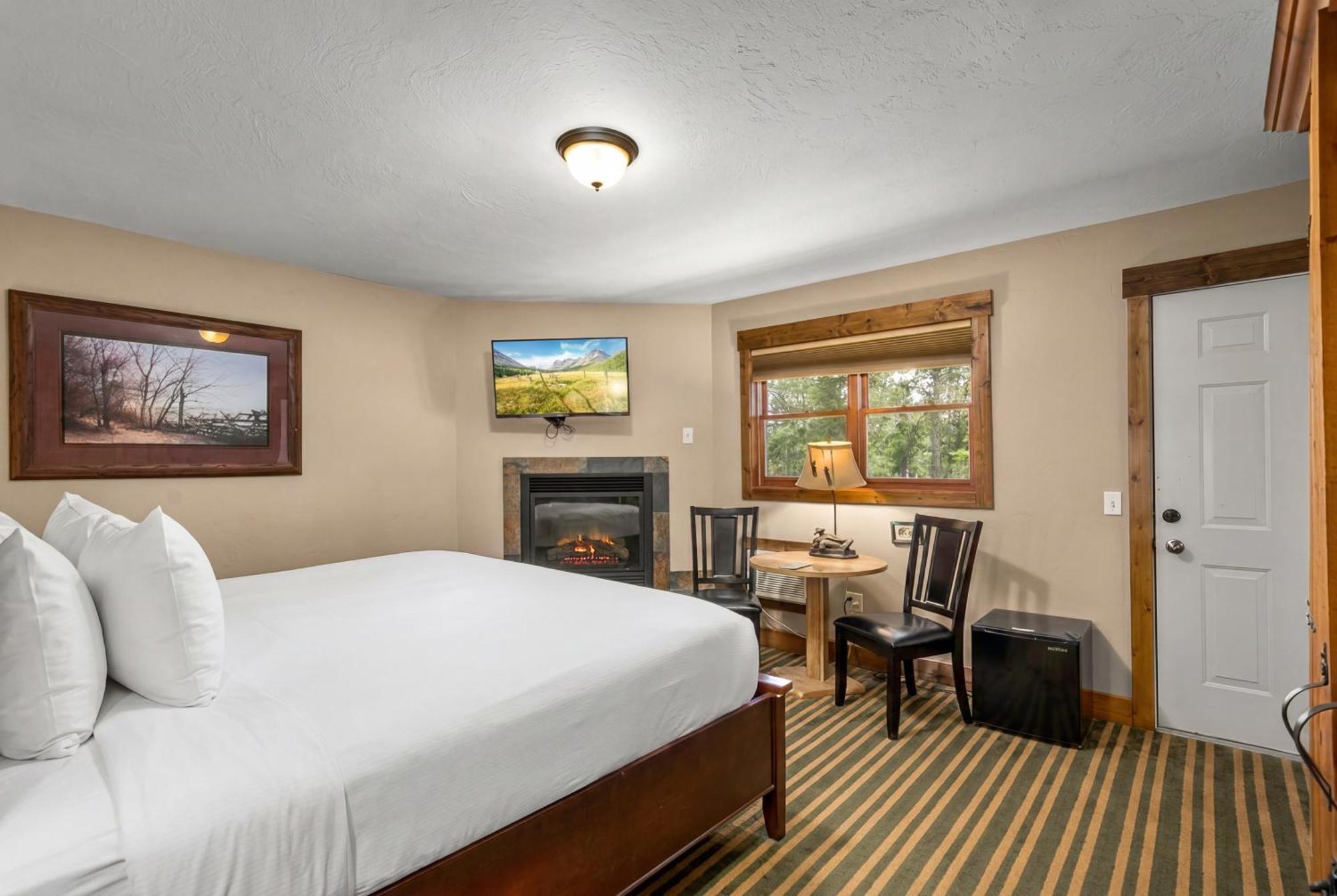 Standard King Room