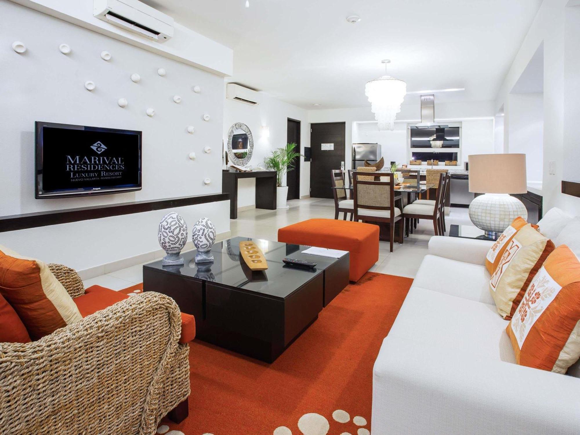 One-Bedroom King Room Balcony or Terrace Kitchen
