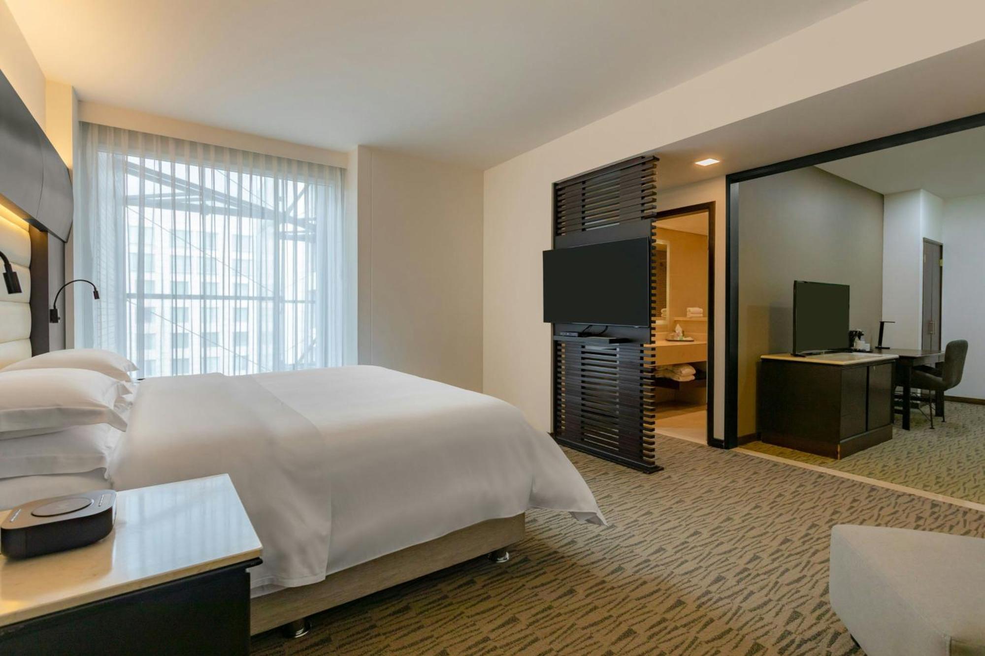 Junior King Suite