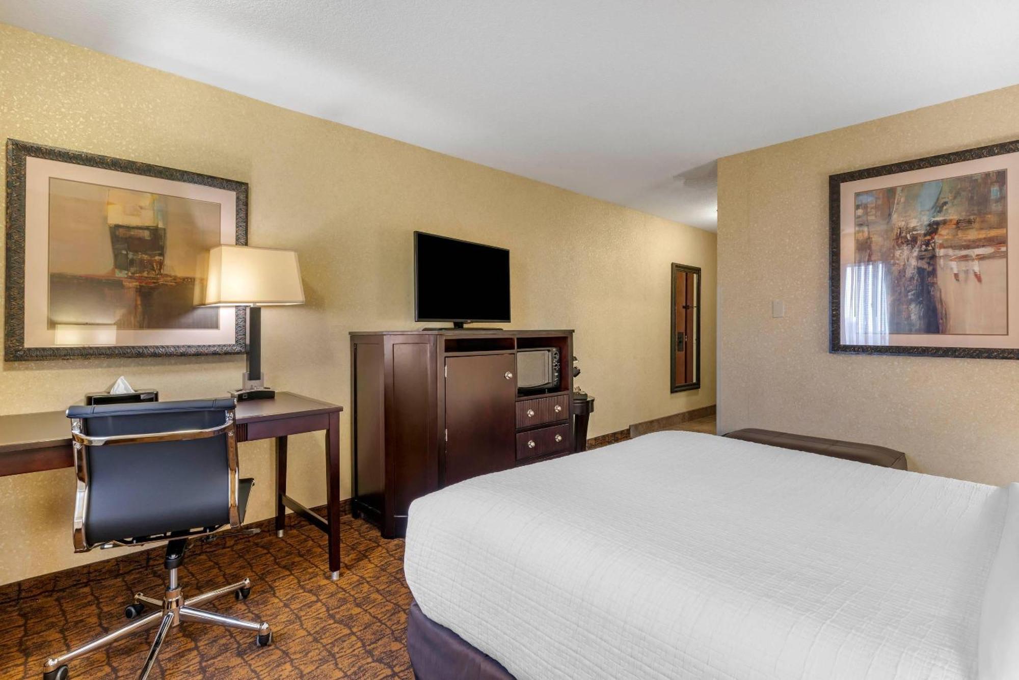 Queen Room with Tub - Disability Access/Non Smoking