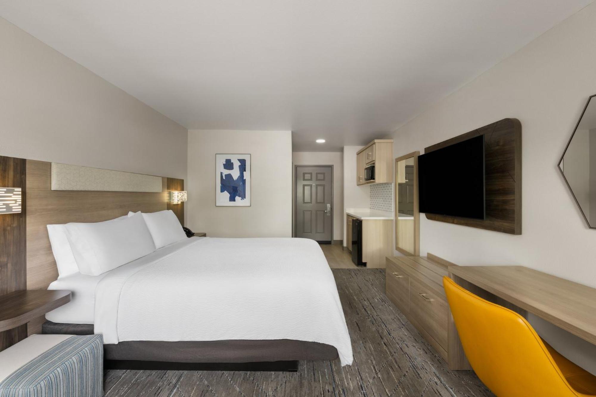 Standard King Room