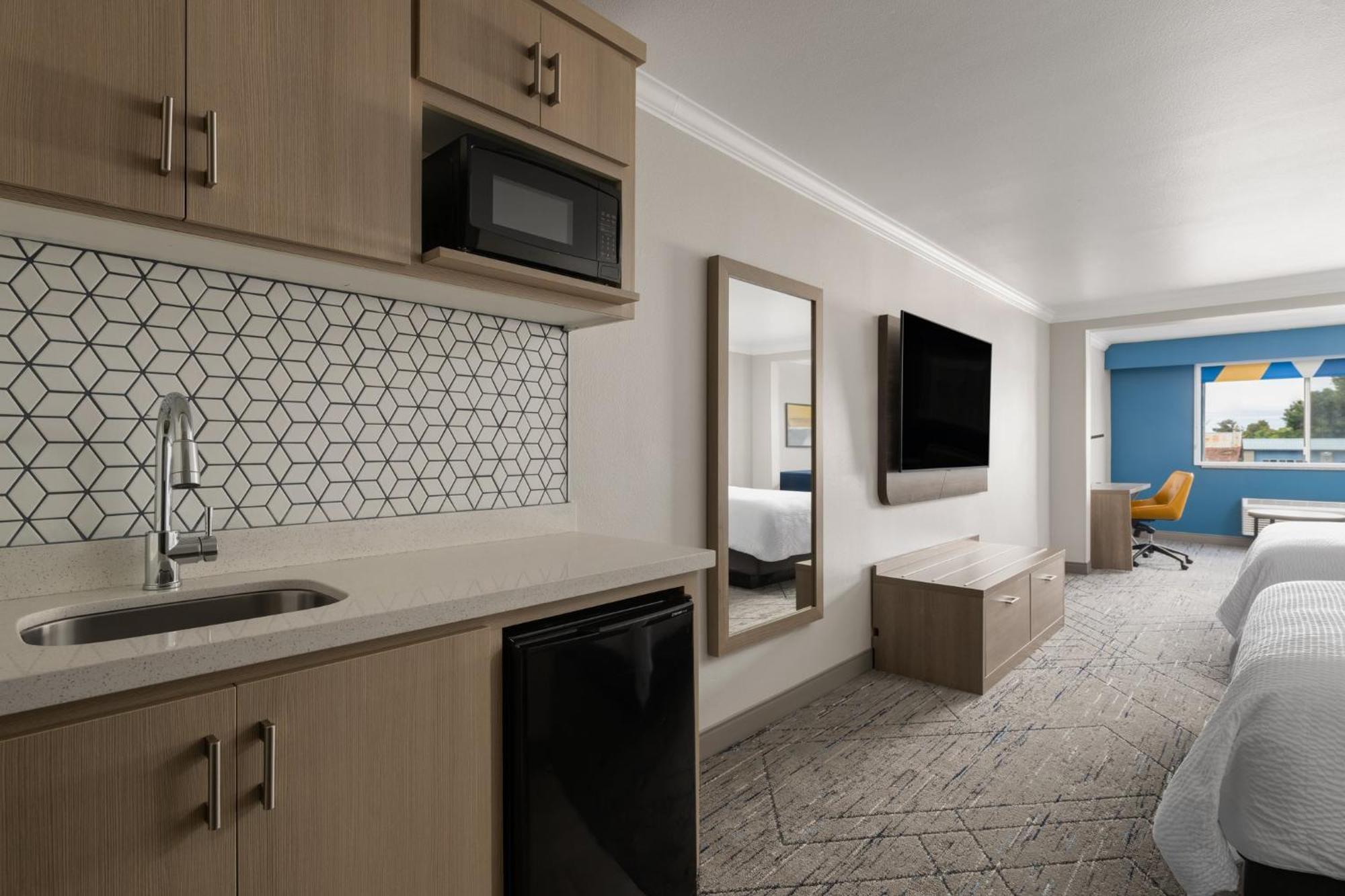 Queen Suite Two Queen Beds