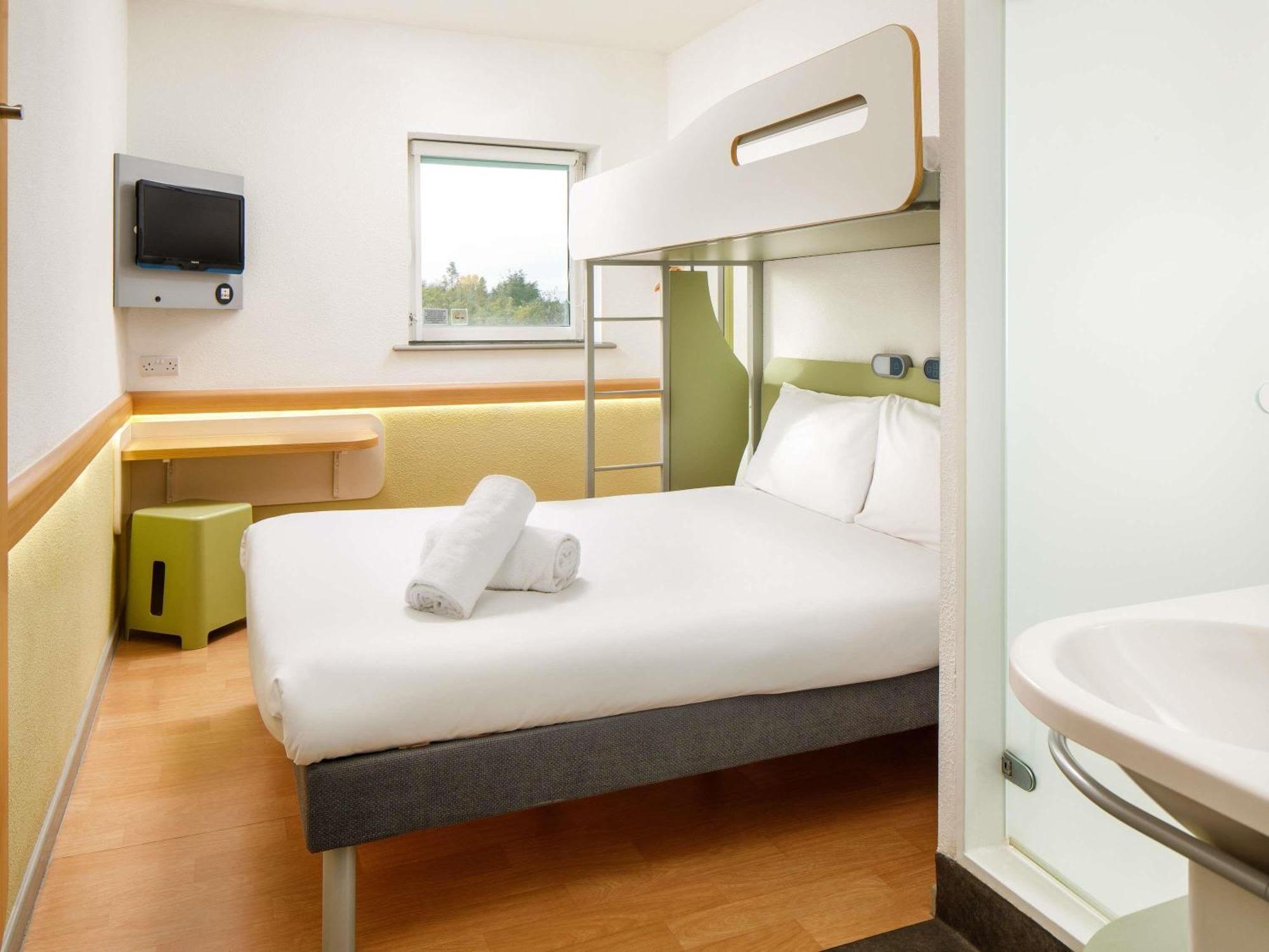 Standard room One Double One Single Beds