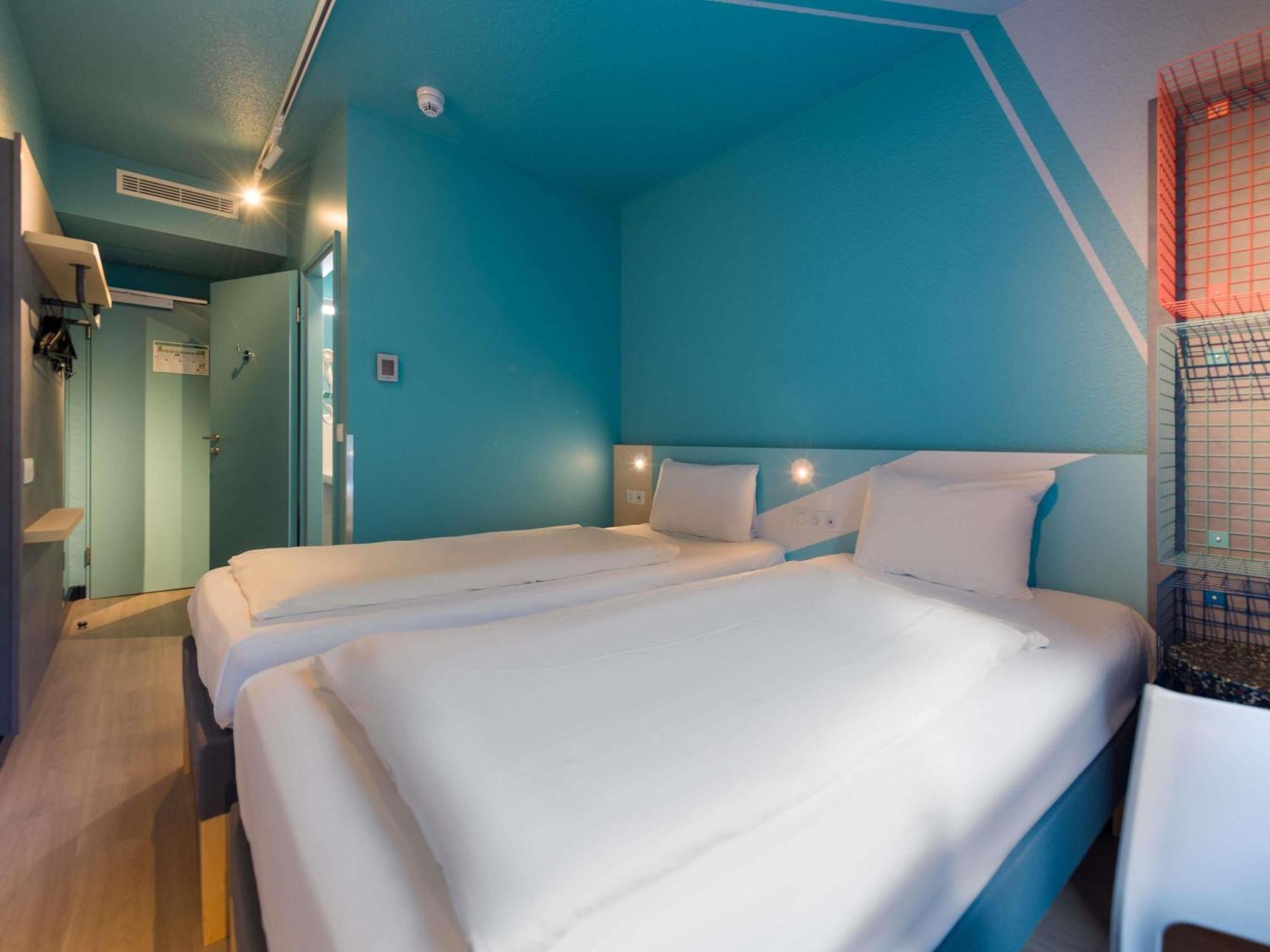 Standard Room with Two Single Beds