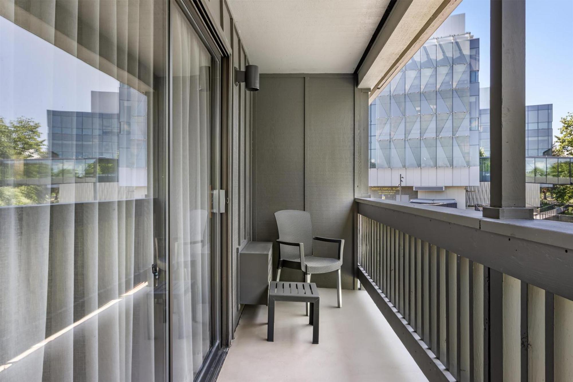 King Room Balcony Non-Smoking