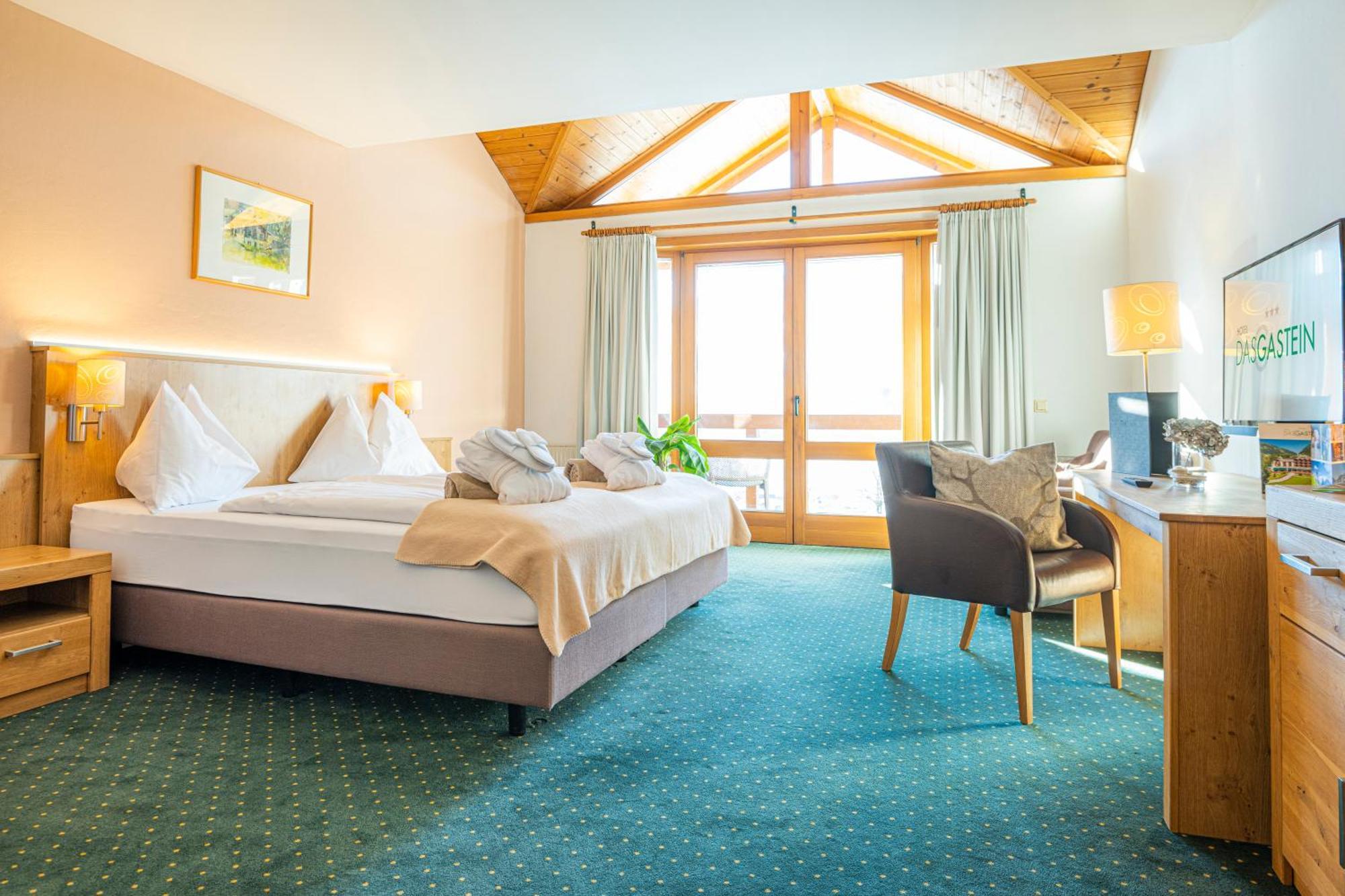 Double Room Mountain View