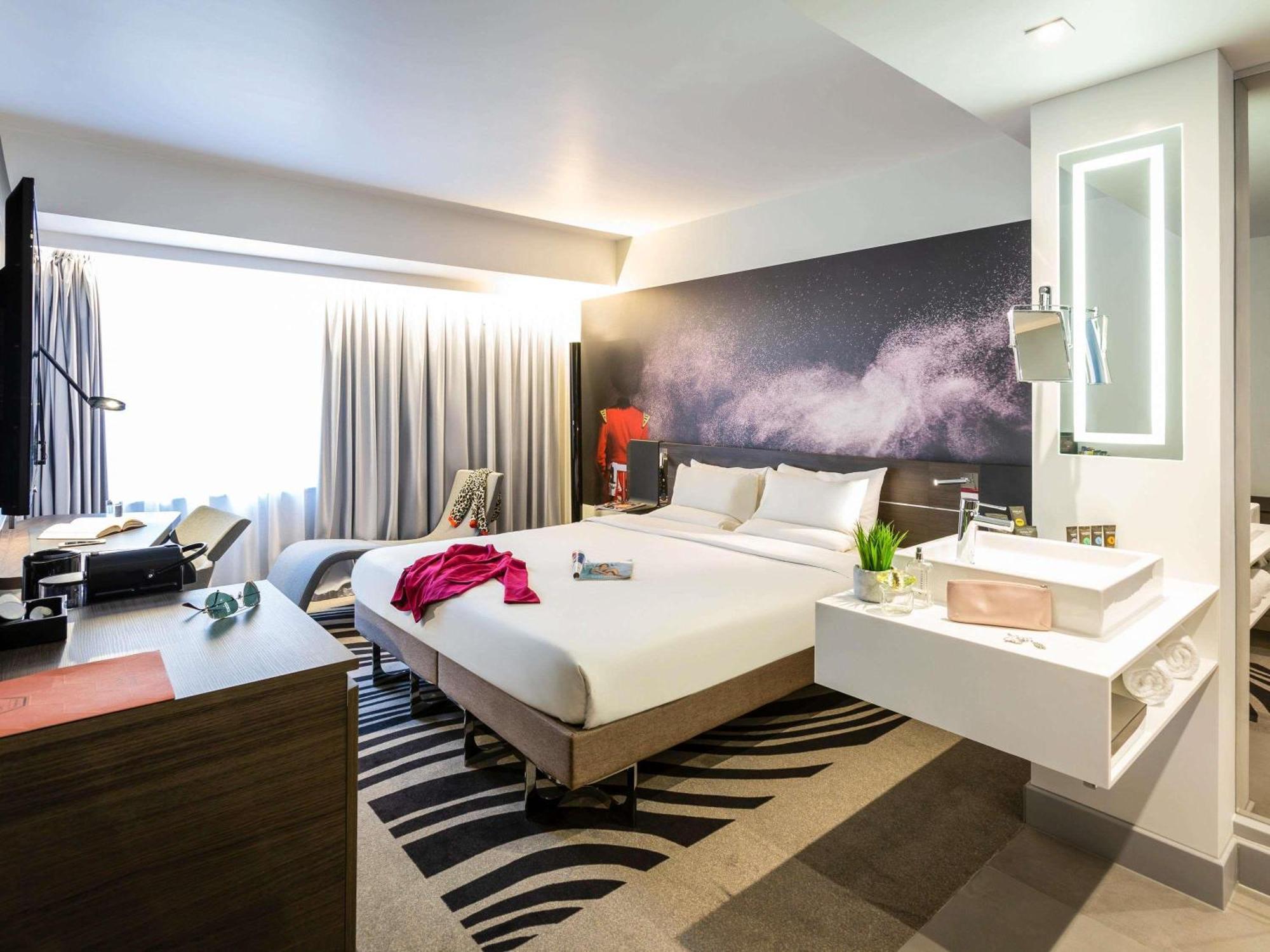 King Suite Sofa-Bed