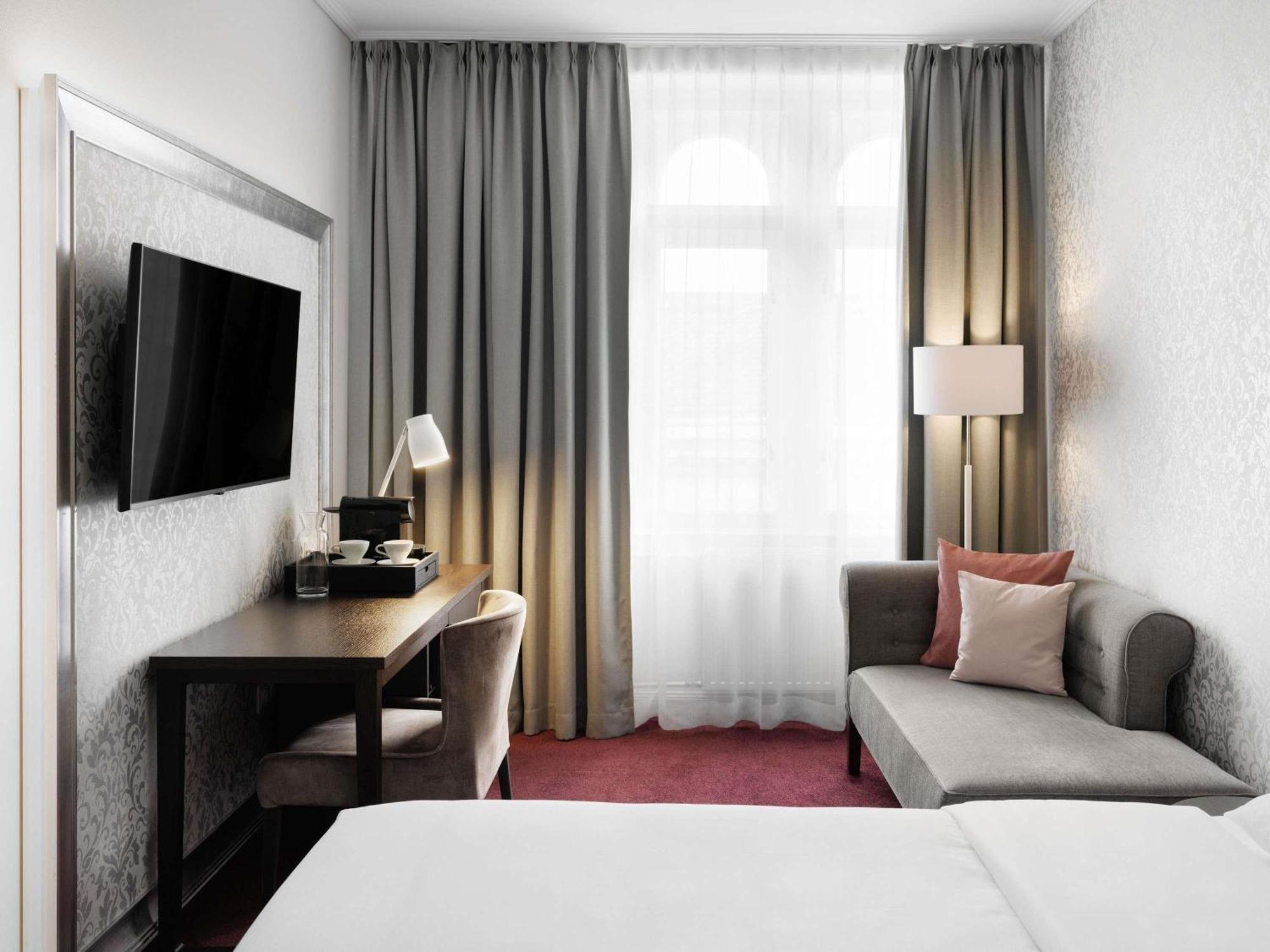 Superior Room 1 King Size bed
