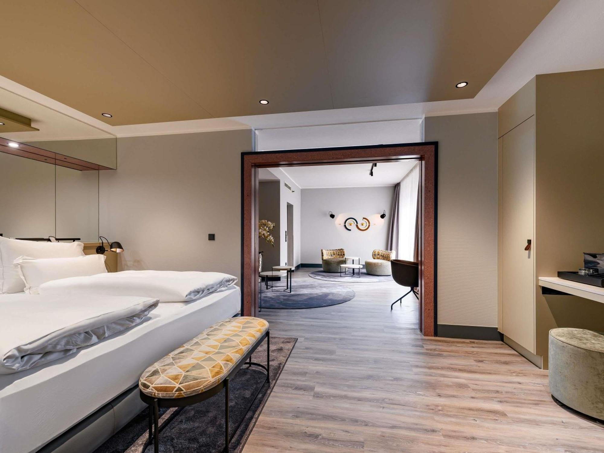 Executive Suite King bed