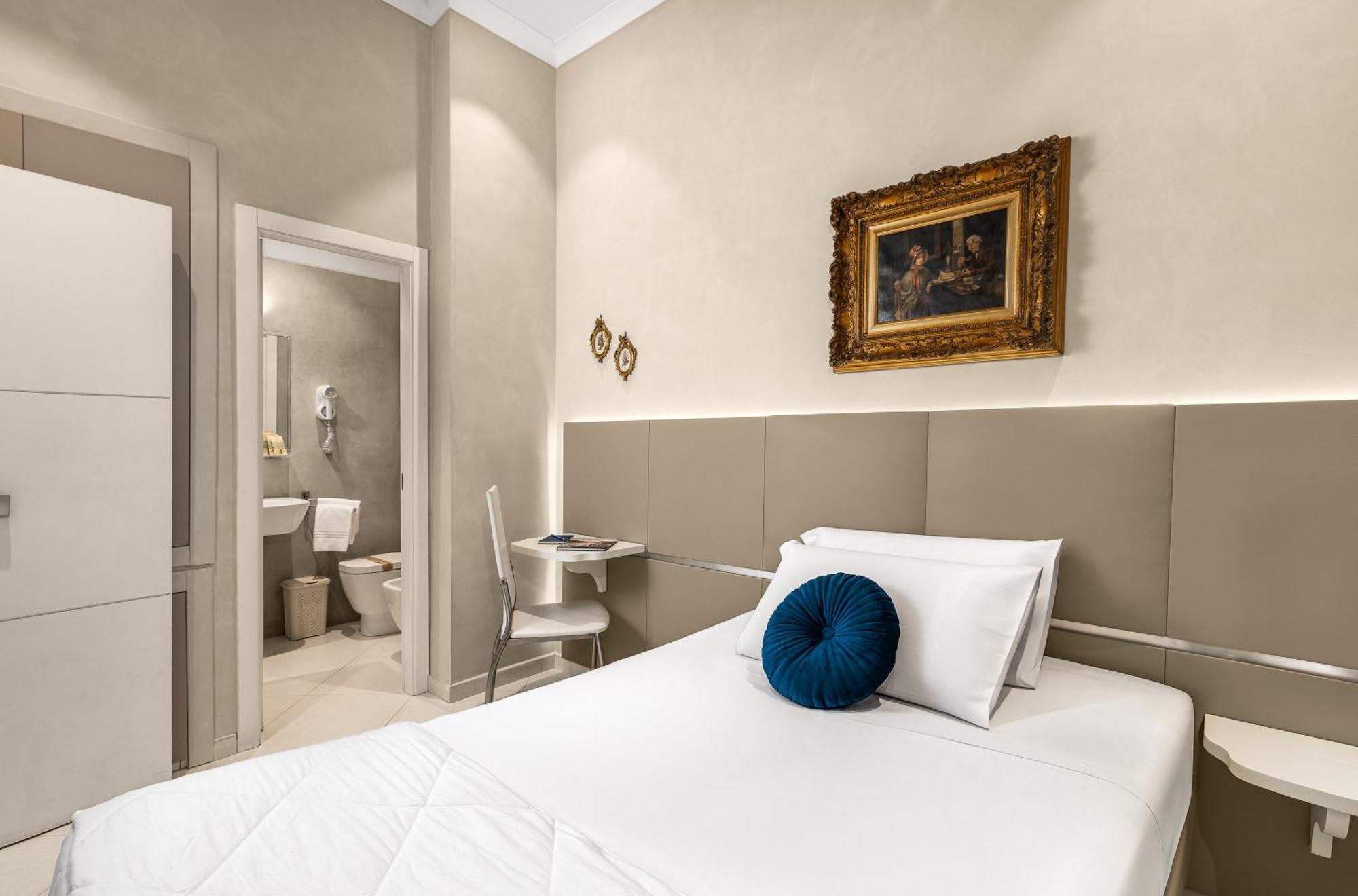 Small Double Room,1771708869:JPEG