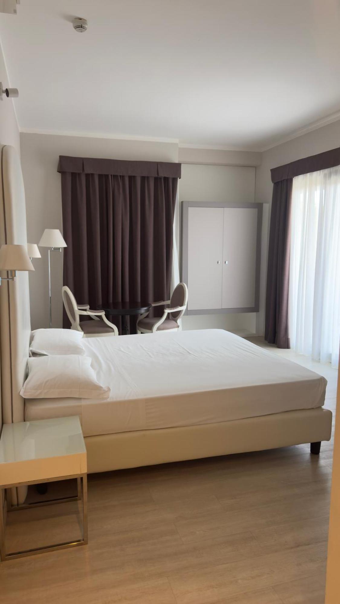 Double Room with Lake View