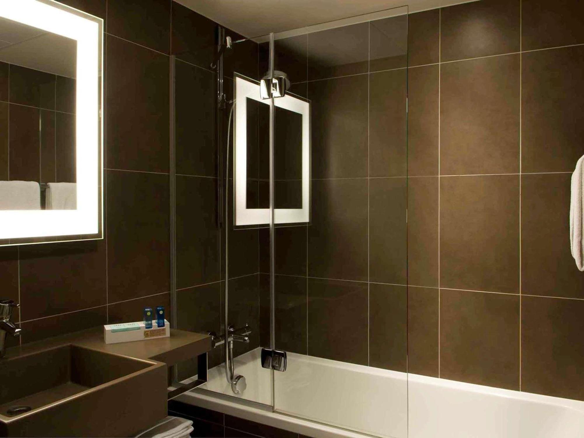 Executive Queen Room Eiffel Tower View