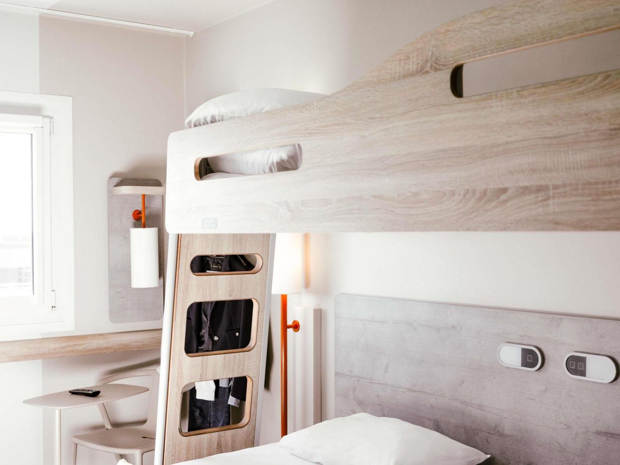 Standard Twin Room Bunk Bed