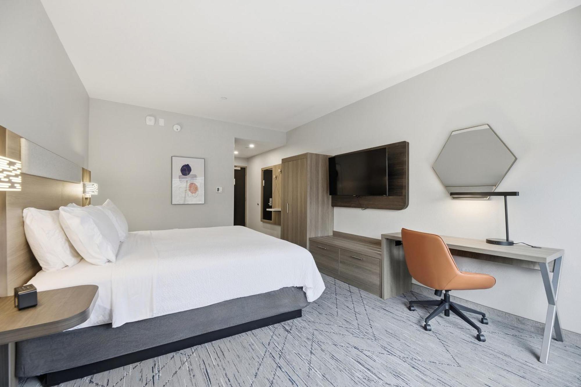 Standard King Room