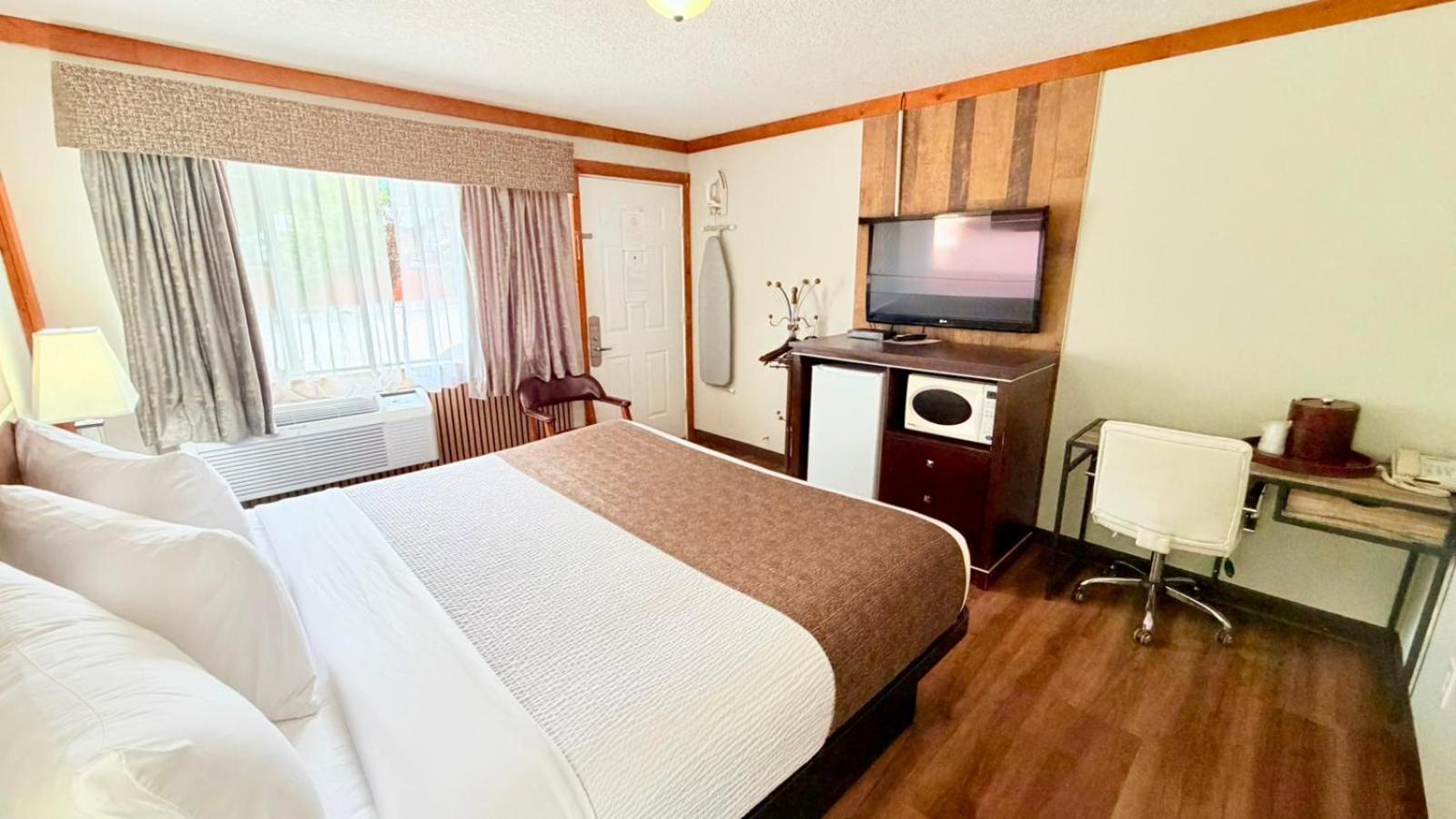 One King Bed Non-Smoking Ground Floor