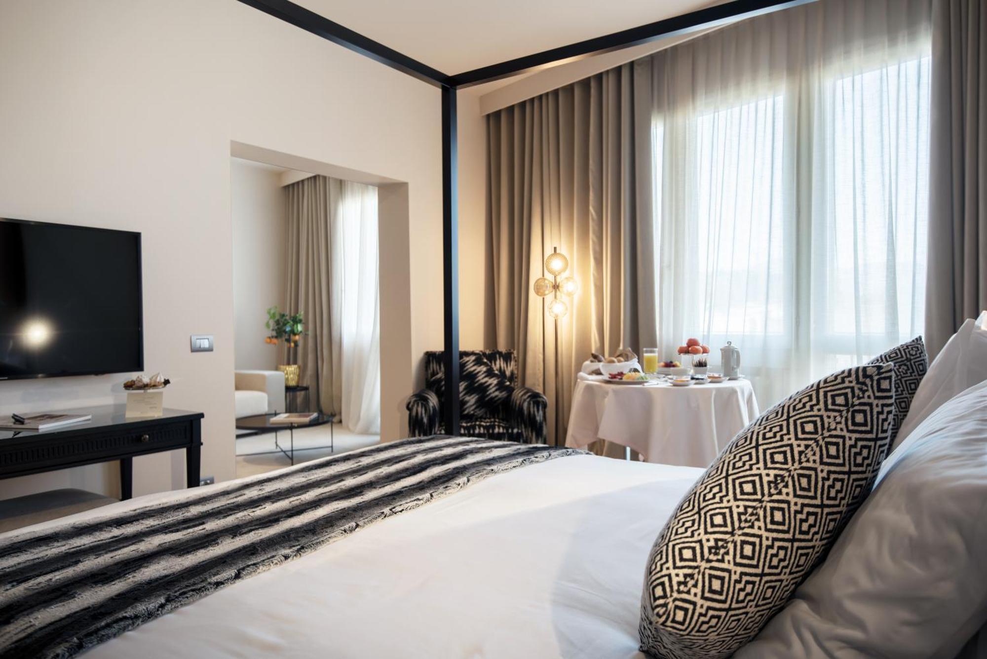 Superior King Suite
