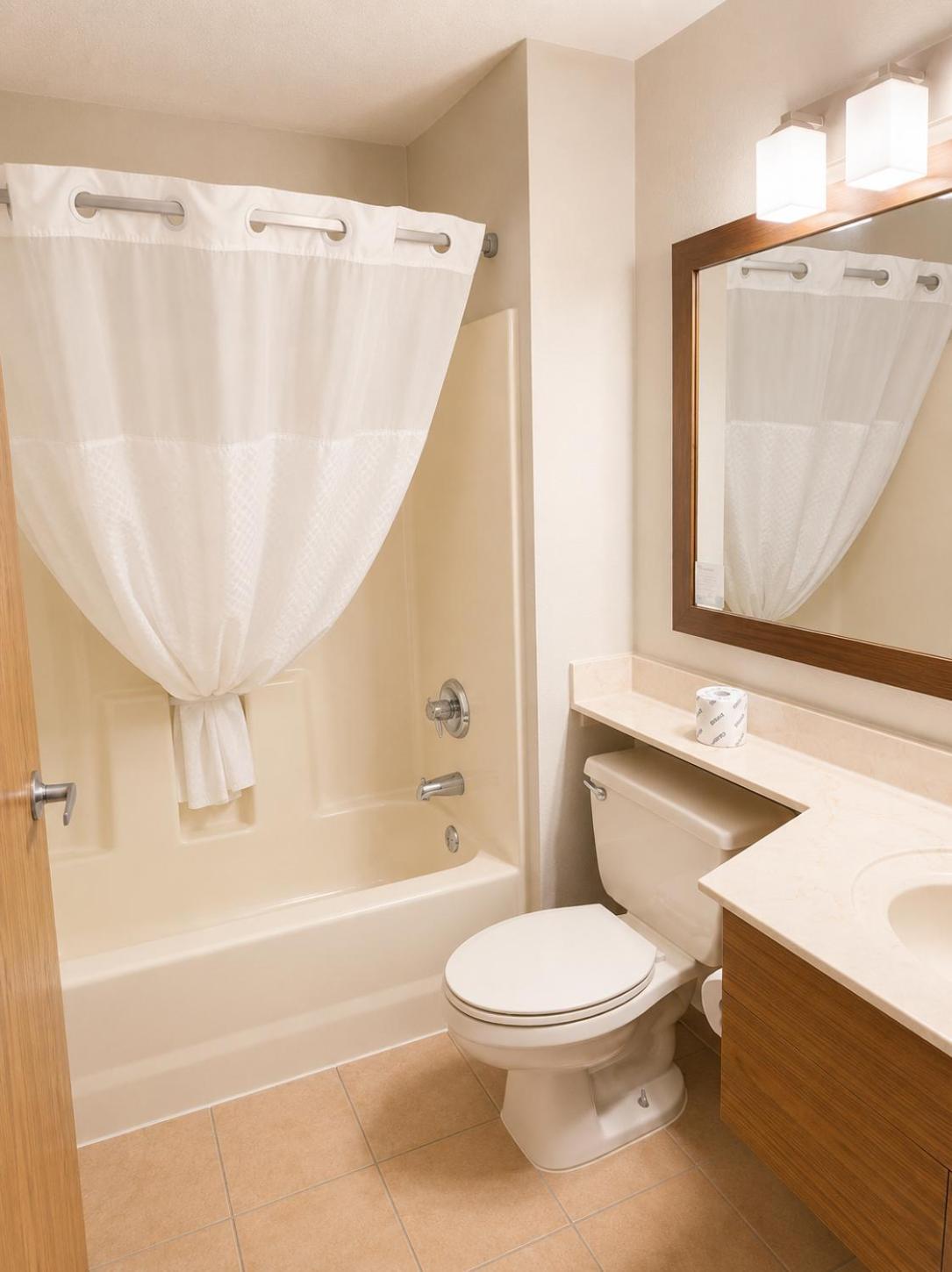 King Suite with Jetted Tub - Non-Smoking