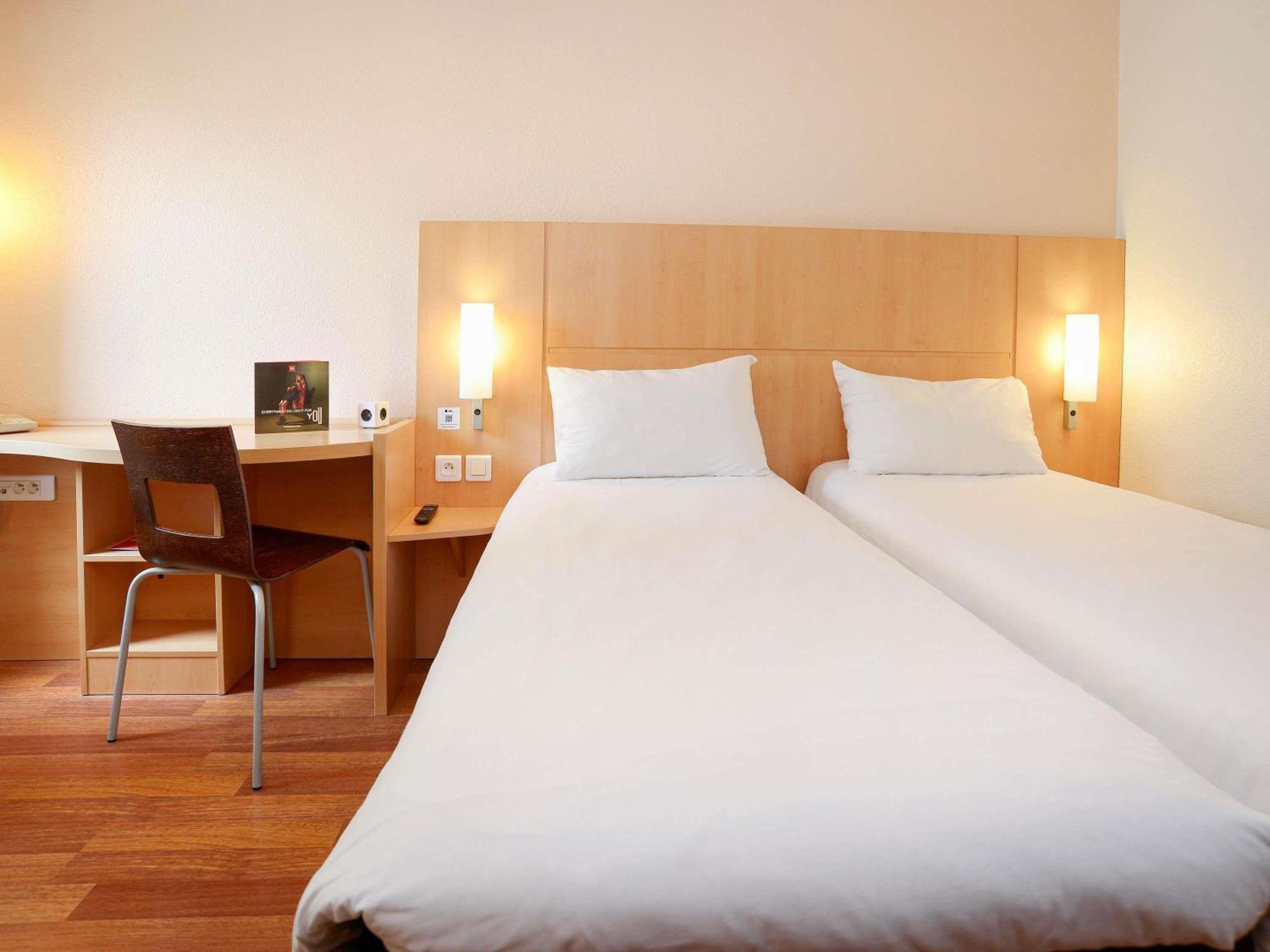 Standard Room 2 Zip-Beds