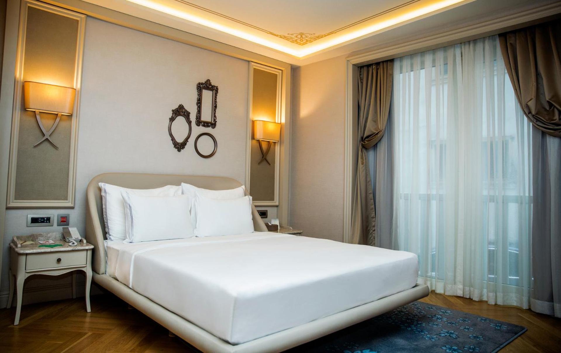 Superior King Room