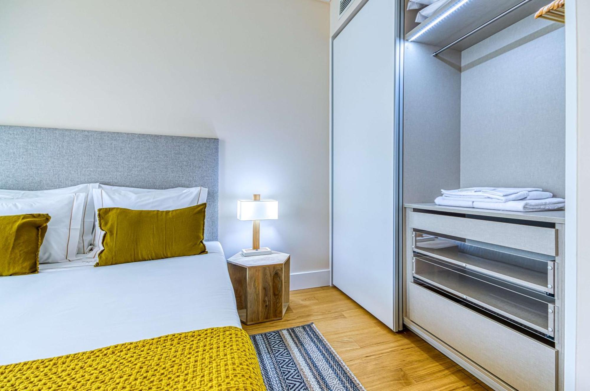 One-Bedroom Apartment River View