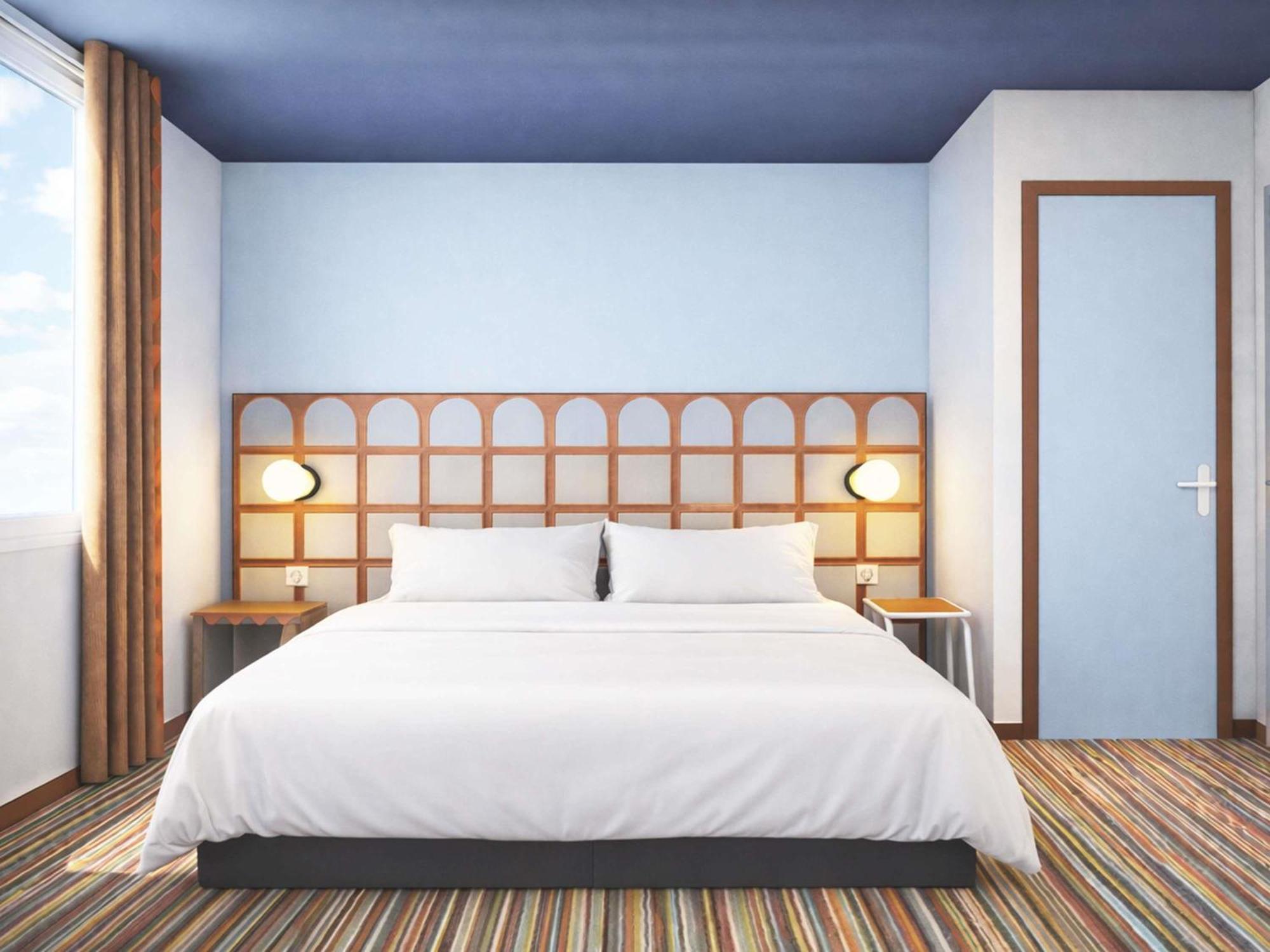 Pop Room a double bed