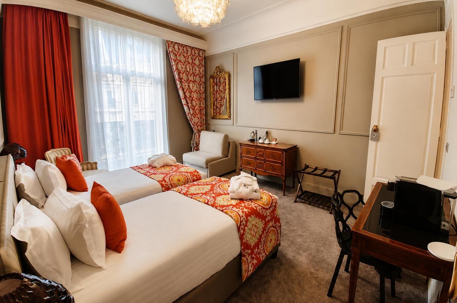 Deluxe Triple Room