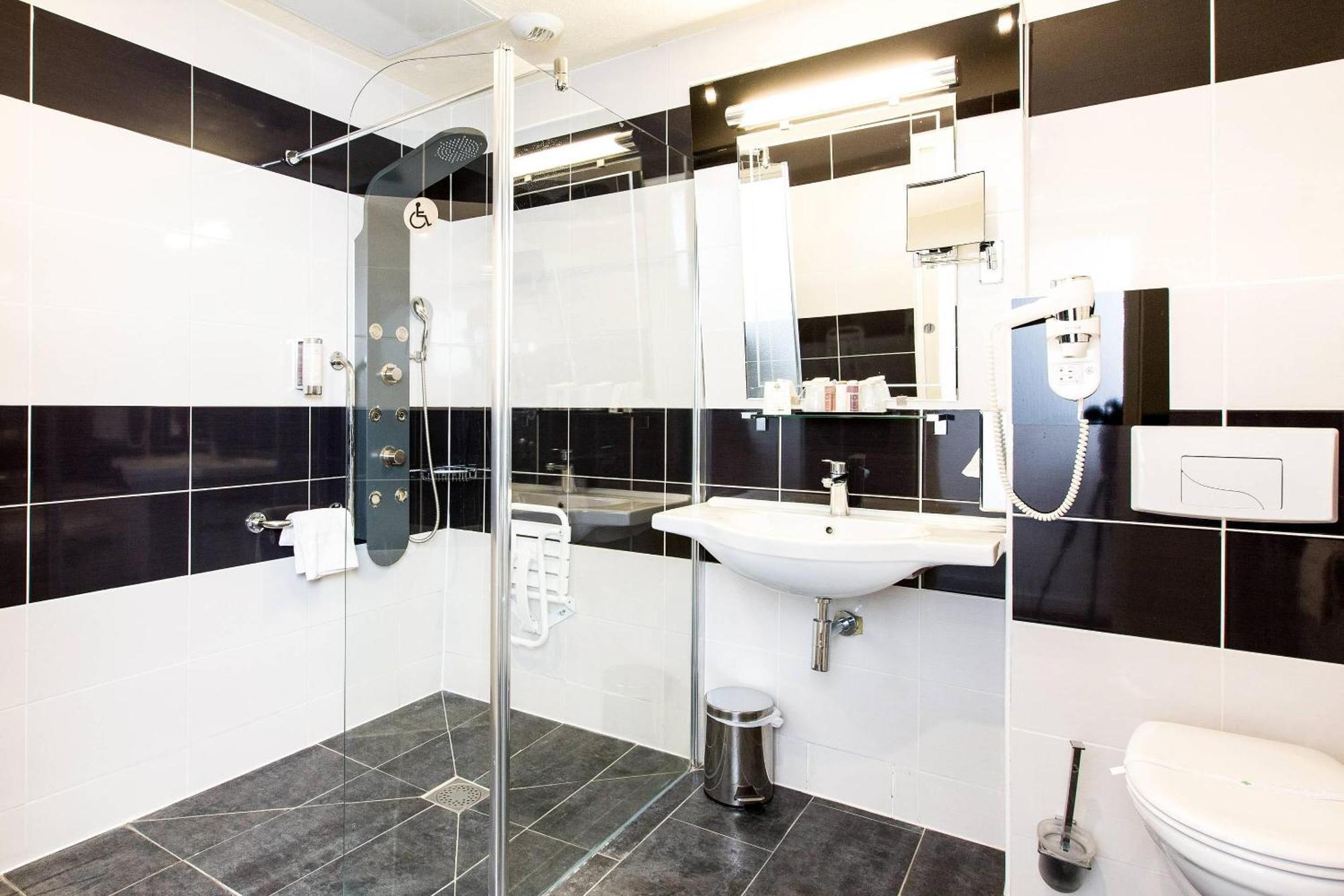 Double Room Accessible or Non-Smoking