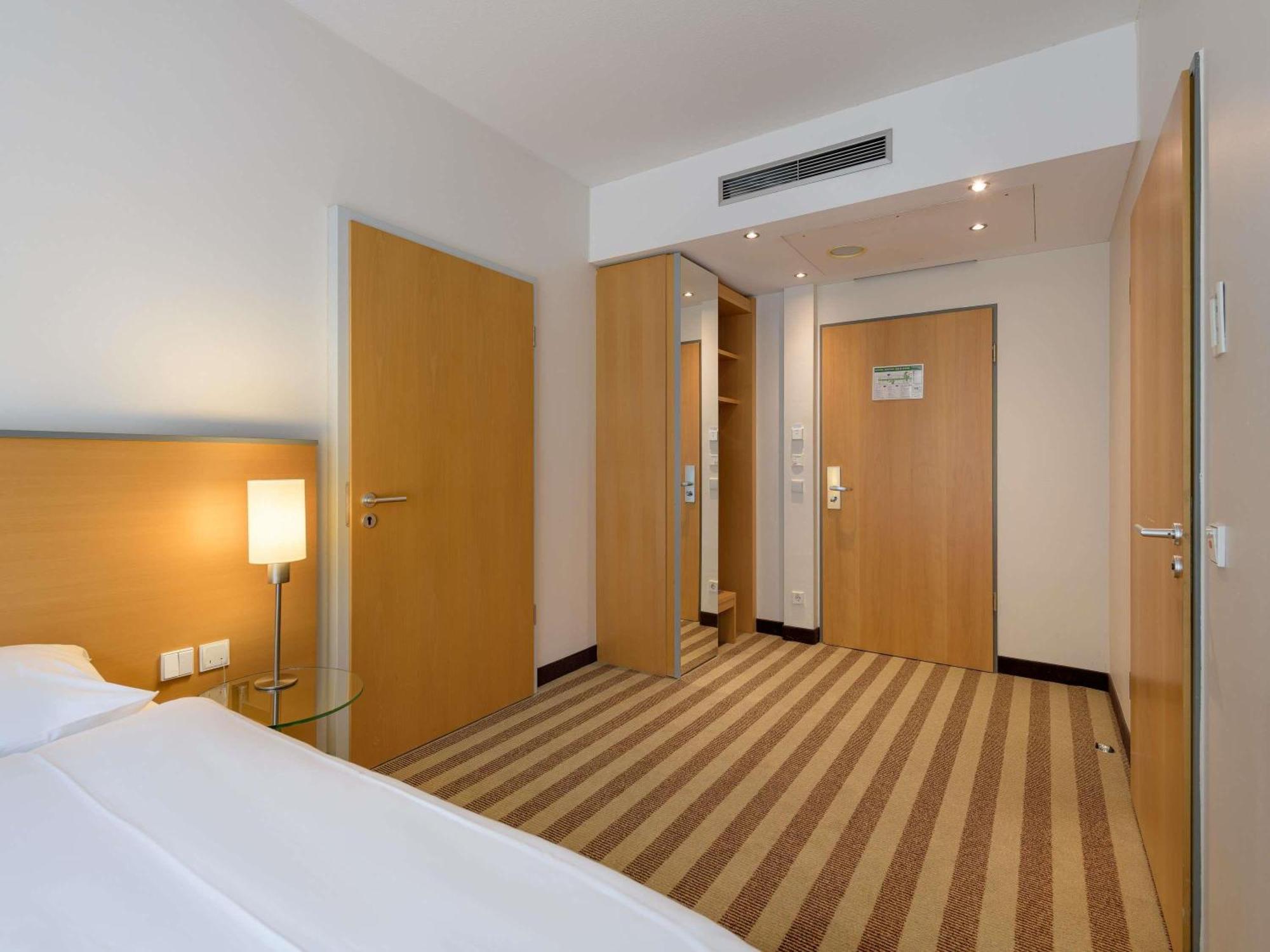 Standard Single Room barrier