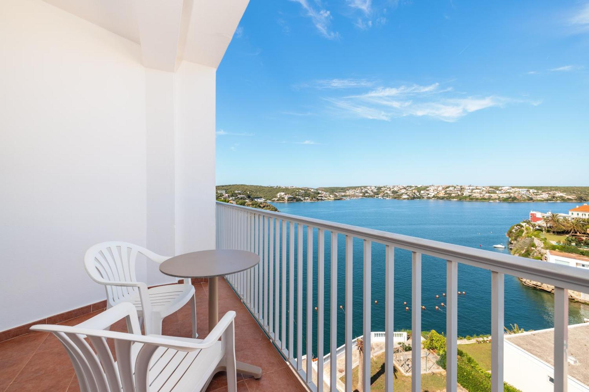 Triple Room Partial Sea View