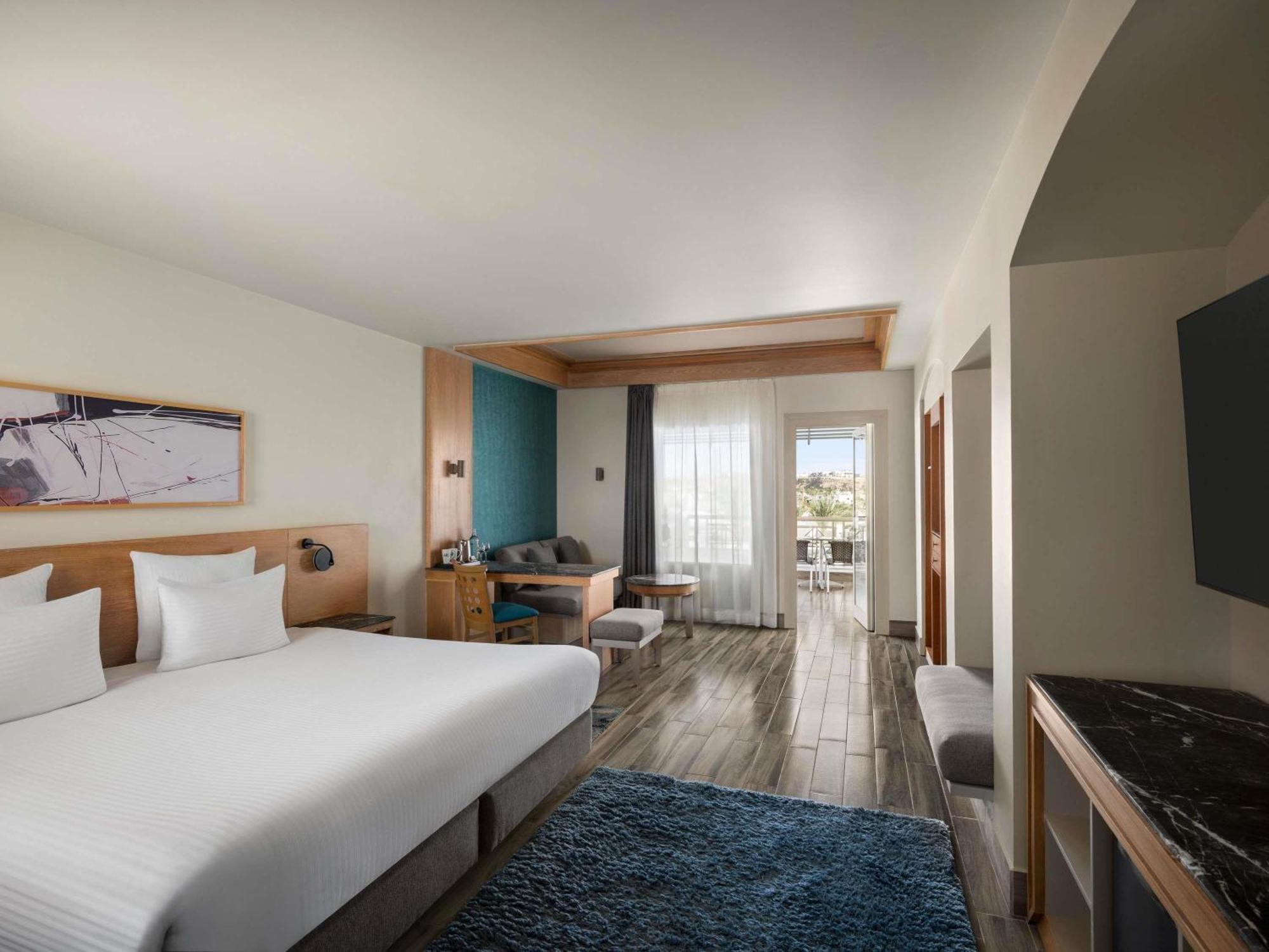 Standard Room 2 Single Beds Pool Side Palm wing