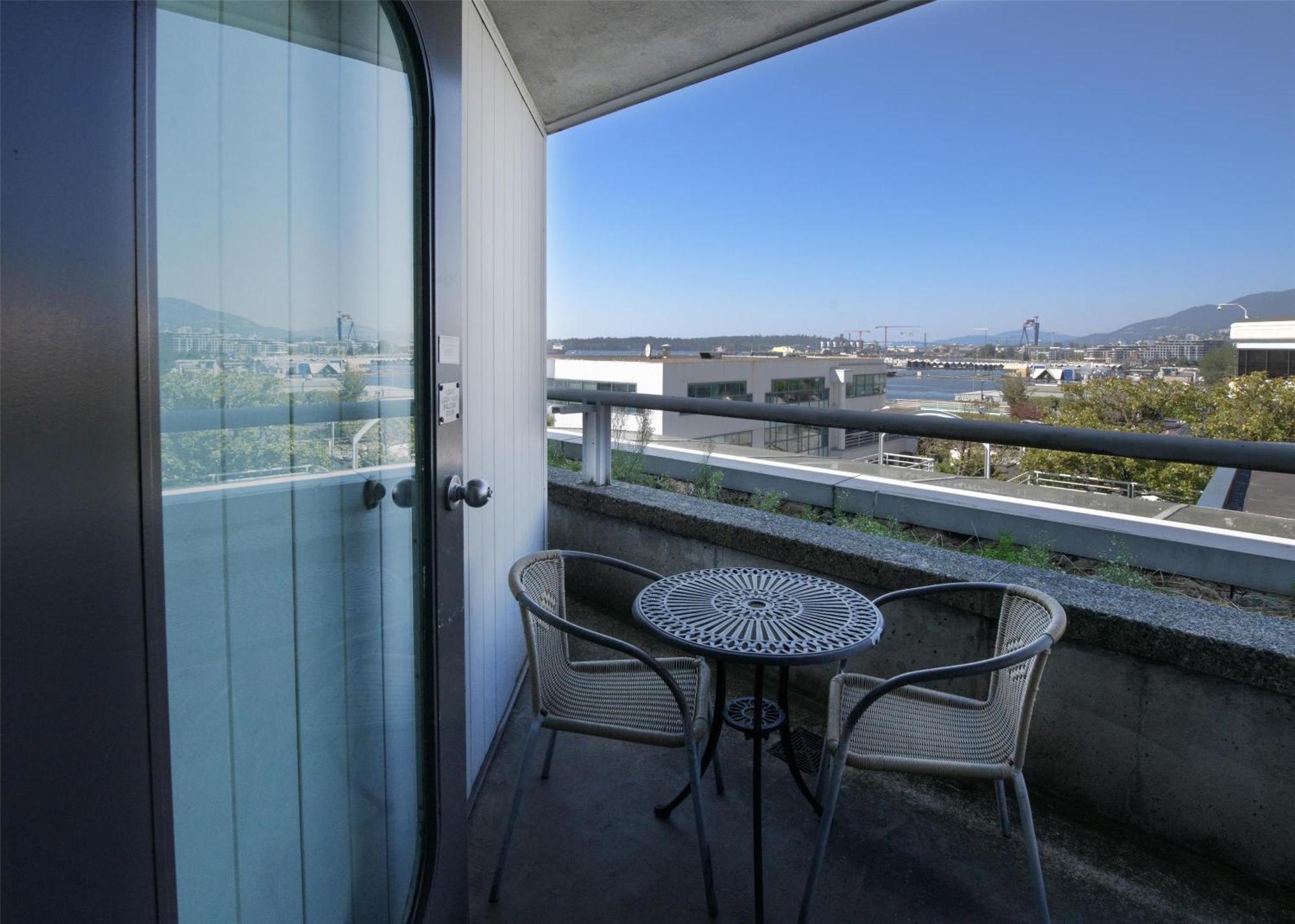 Coast Premium King Patio