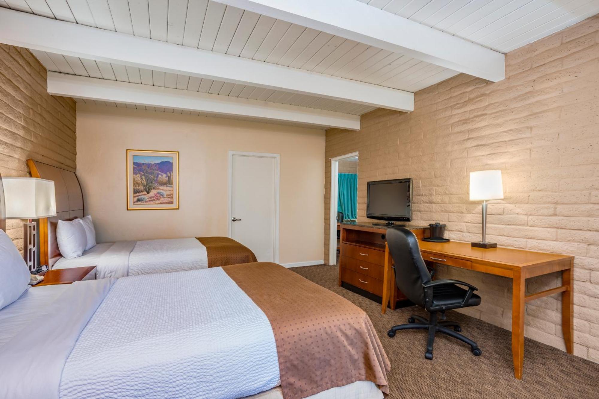 Standard Queen Room