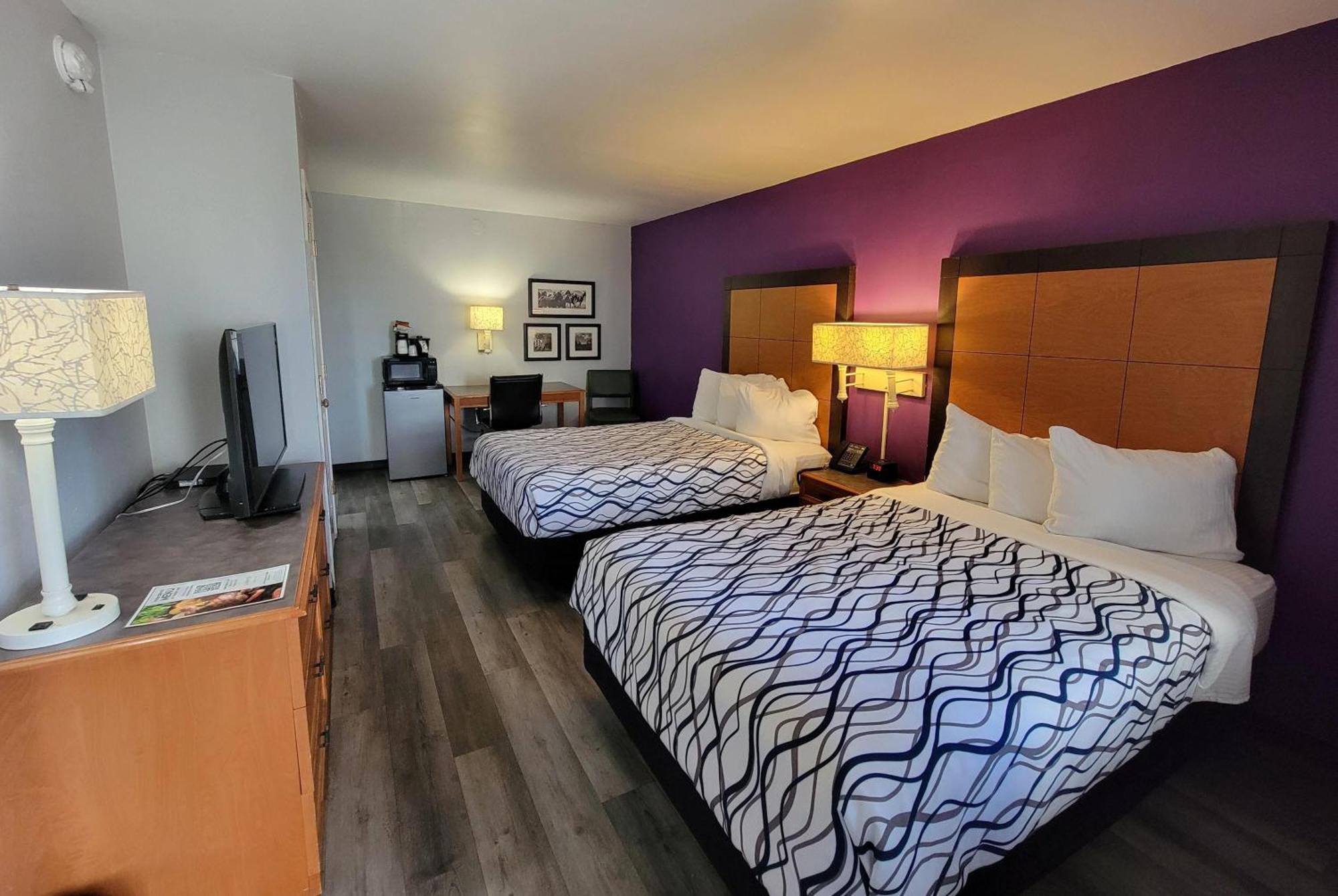 Queen Room Two Queen Beds Bath Tub Mobility or Hearing Accessible Non-Smoking
