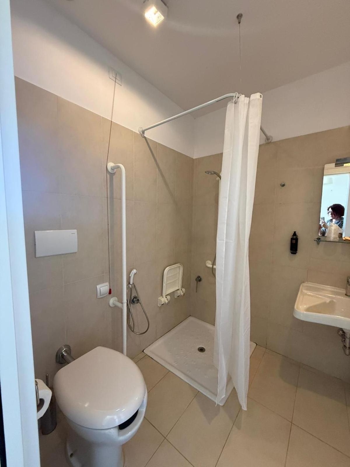 Double or Twin Room Disability Access