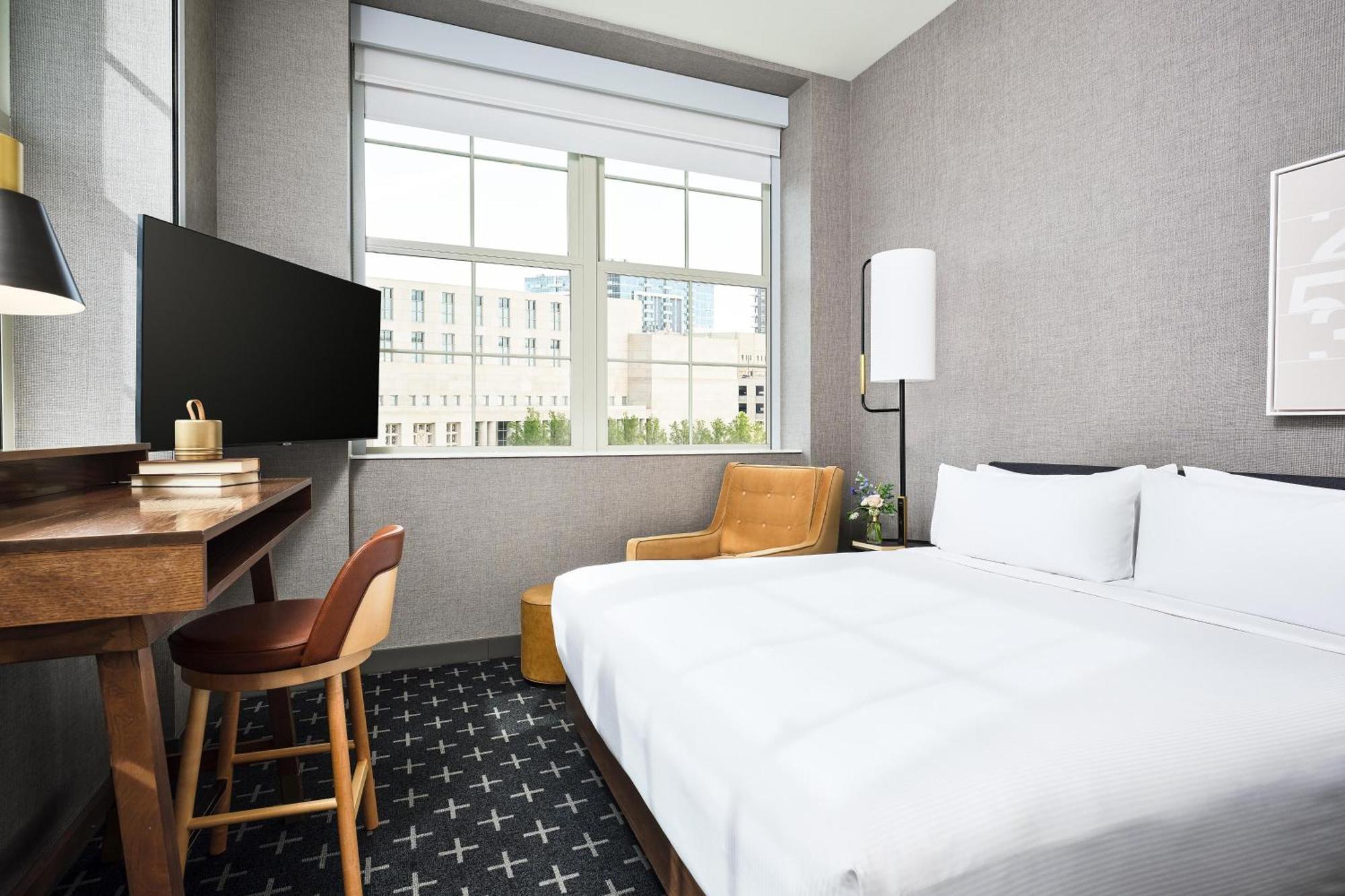 Corner King Room Mountain View
